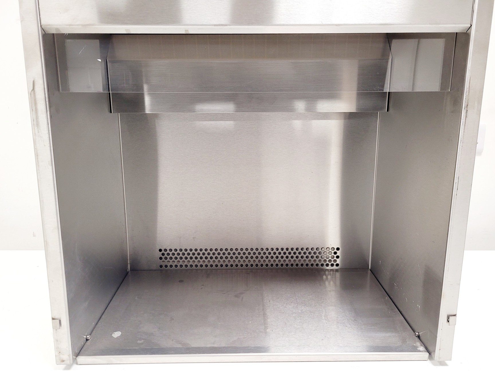 Image of Holten LaminAir HV Mini PCR Workstation w/ Pipettes Lab