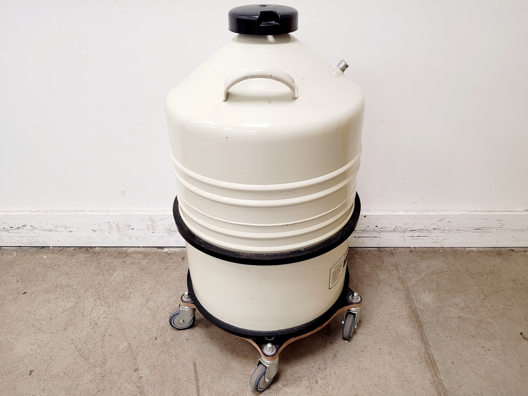 Image of Inoxcva Cryoseal IN50 Liquid Nitrogen Cryogenic Container/Dewar/Tank W/ t