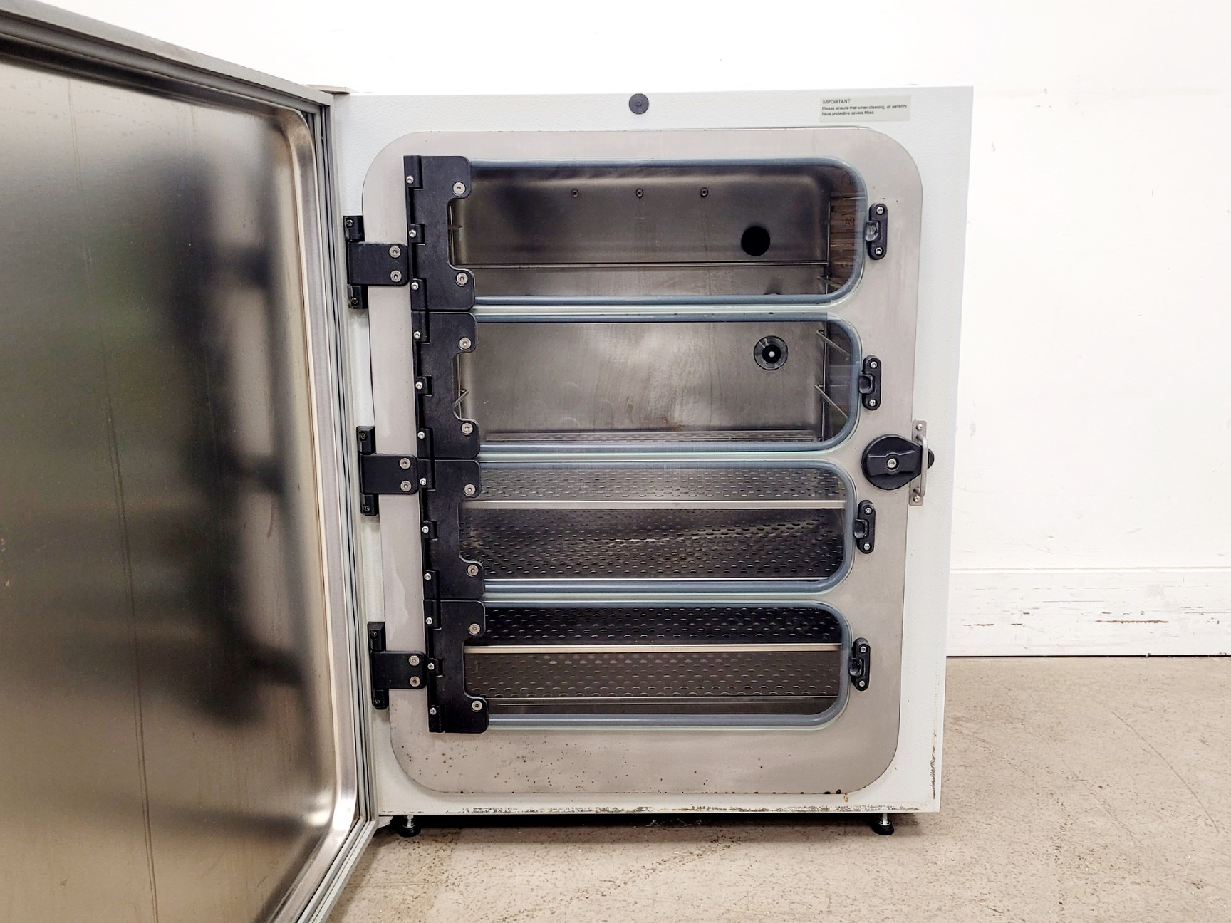 Image of New Brunswick Galaxy 170R CO2 Incubator