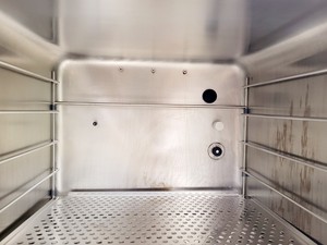 Thumbnail image of New Brunswick Galaxy 170R CO2 Incubator