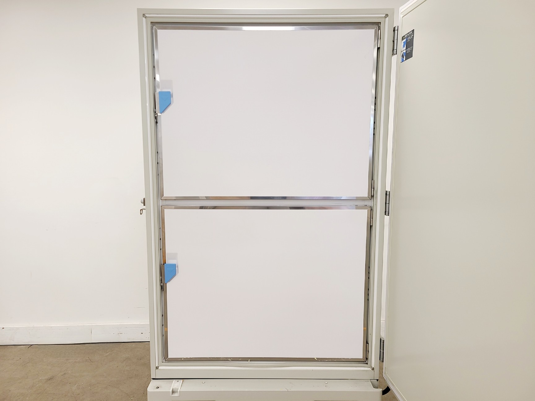 Image of Panasonic MDF-U700VX Ultra-Low Temperature Freezer -86 Lab