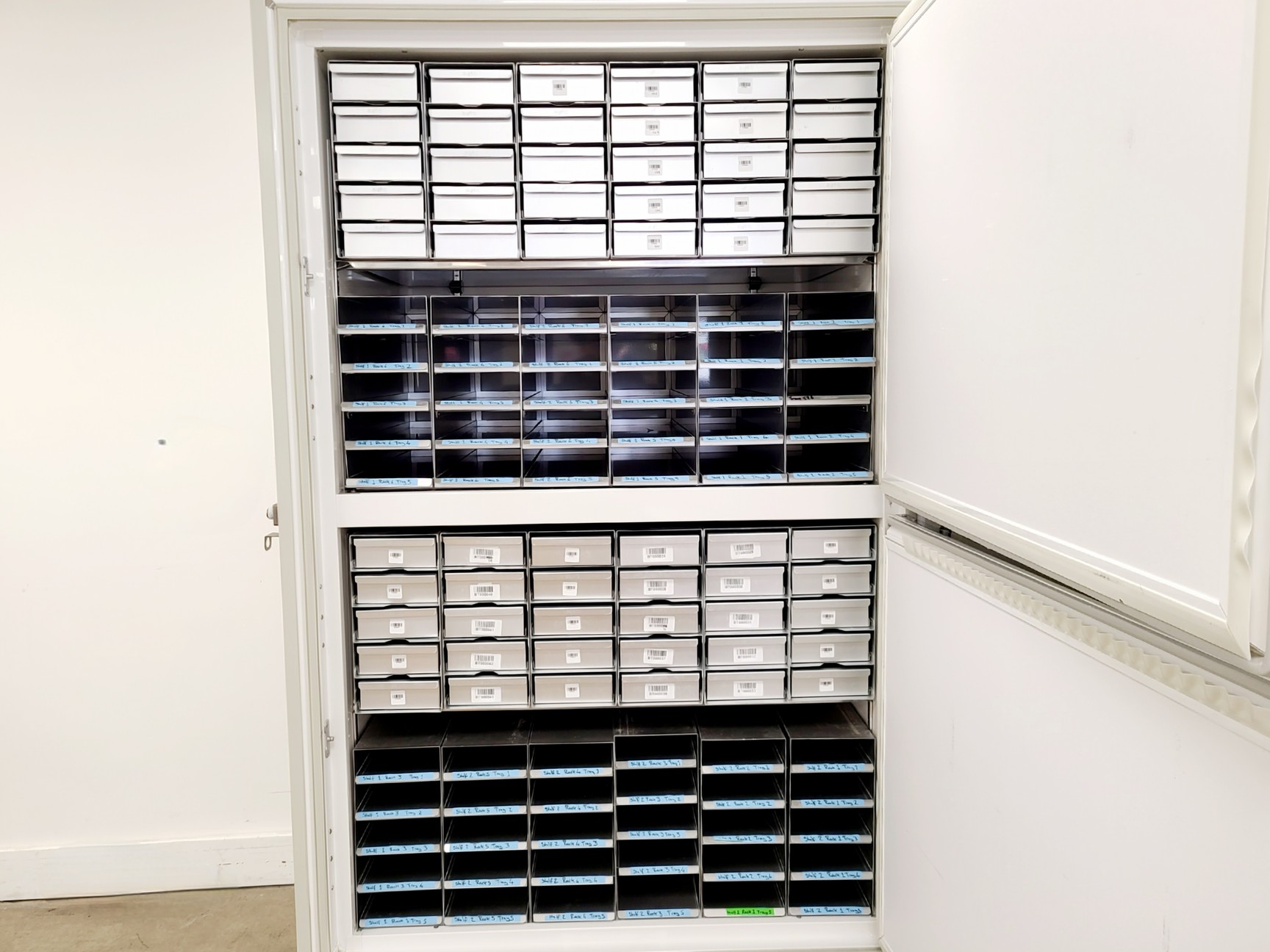 Image of Panasonic MDF-U700VX Ultra-Low Temperature Freezer -86 Lab