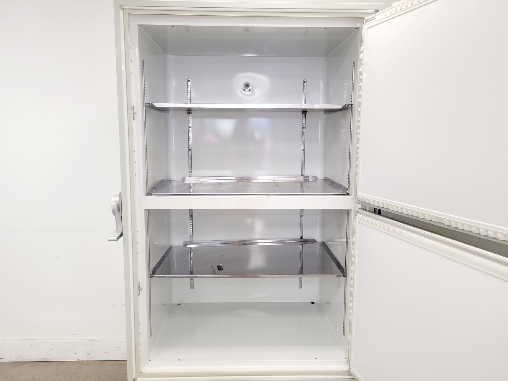 Image of Sanyo MDF-U73V Ultra Low Temperature Freezer Lab