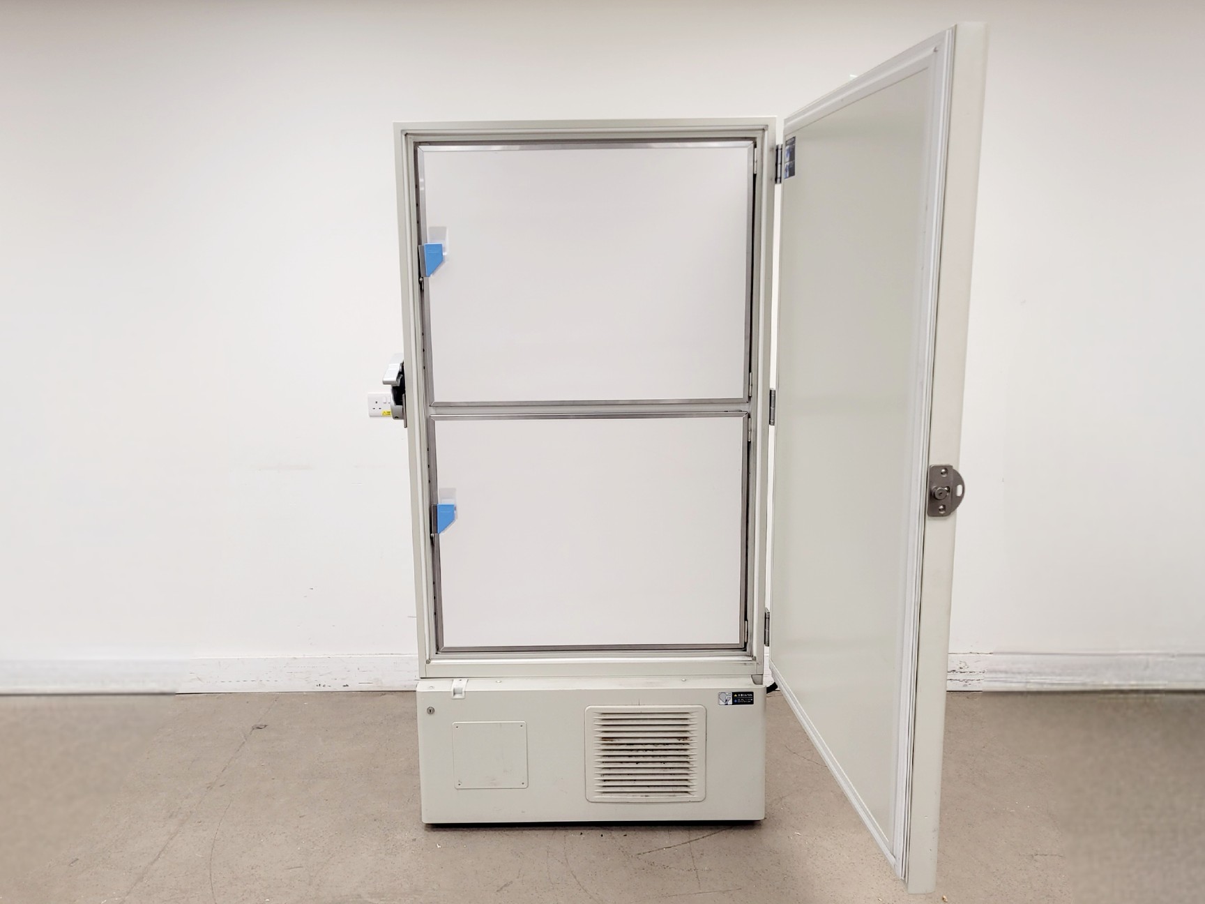 Image of Sanyo MDF-U72V Ultra Low Temperature Freezer -80ºc Lab