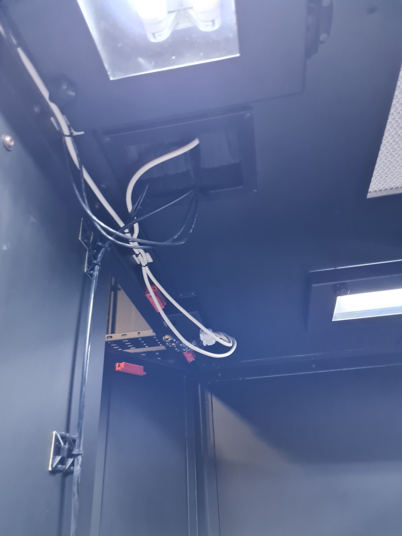 Image of THORLABS HEPA Filtered Environmental Chamber 275 x 150 x 225cm