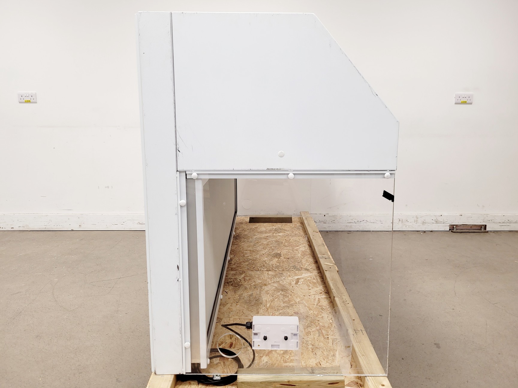 Image of Bigneat HLF Workstation BN0006/01 HLFP 2.0 Horizontal Laminar Flow