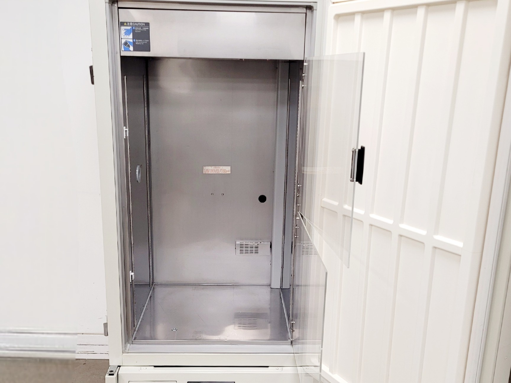 Image of Sanyo MDF-U442 Medical Freezer -49ºc Ultra Low Temperature Lab