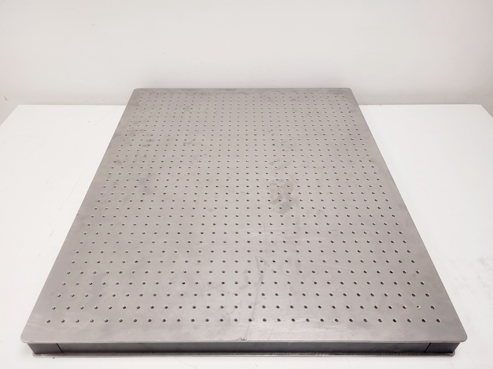 Image of Thorlabs B7590AE Optical Breadboard 90 x 75 x 6cm Imperial 