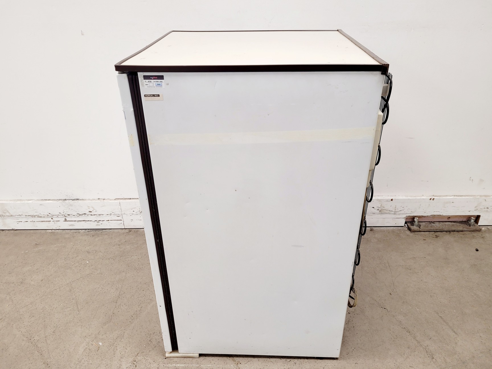 Image of Indesit Under Counter Refrigerator Lab