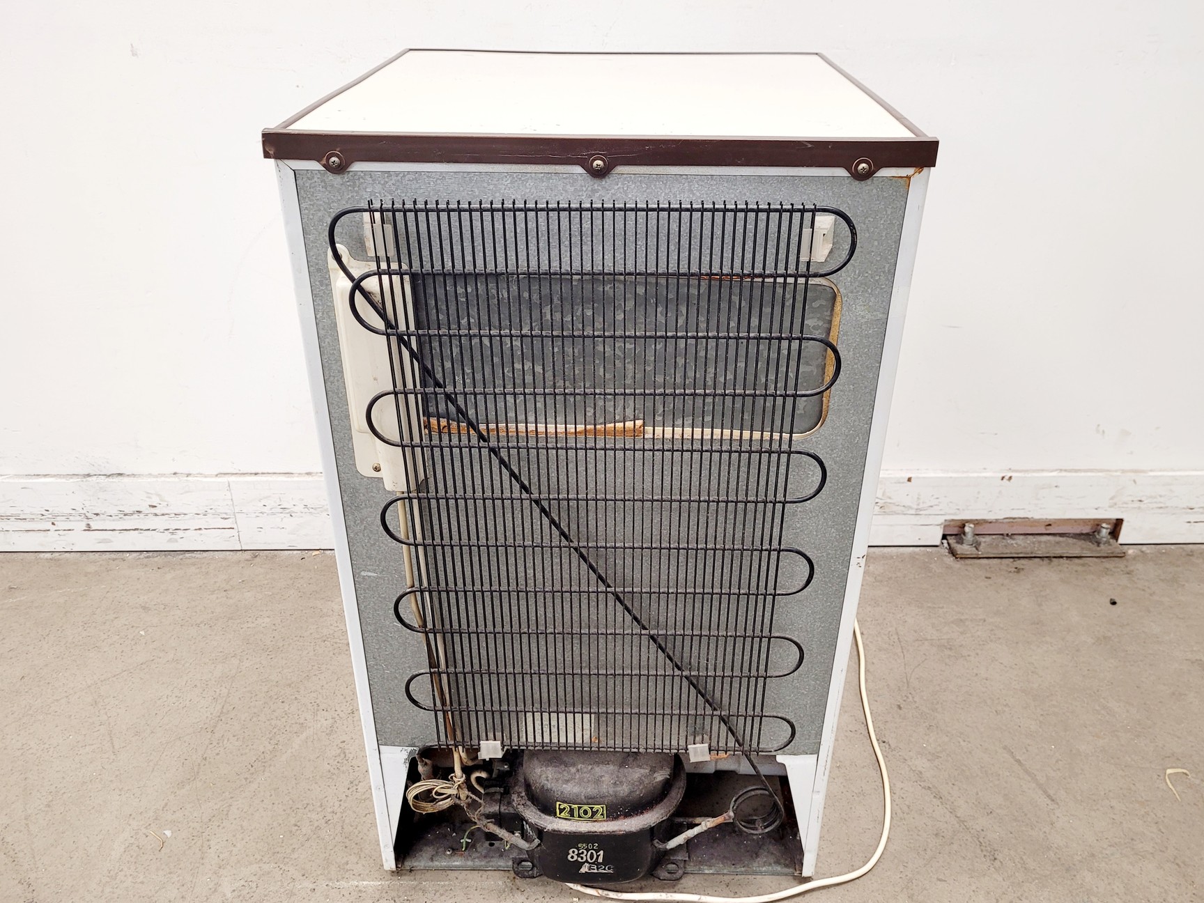 Image of Indesit Under Counter Refrigerator Lab