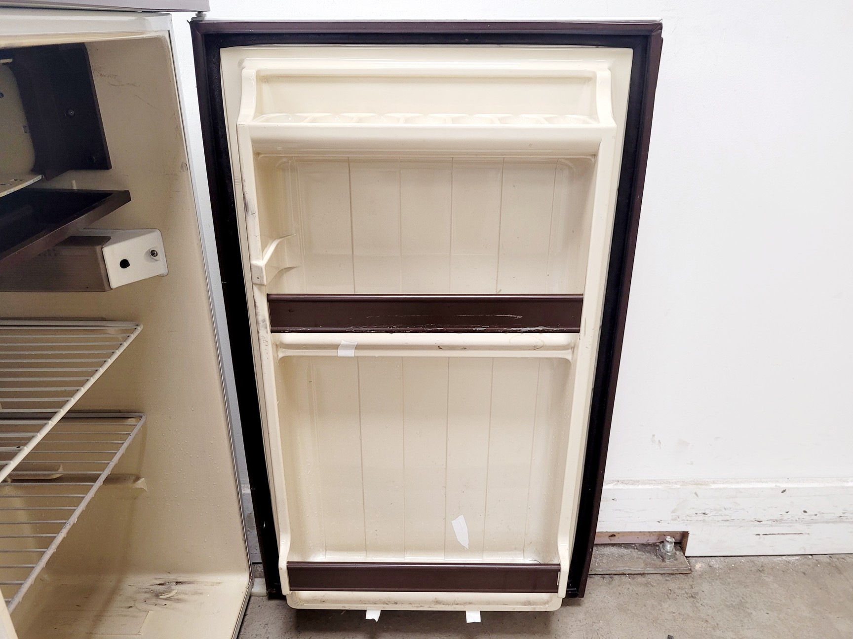 Image of Indesit Under Counter Refrigerator Lab