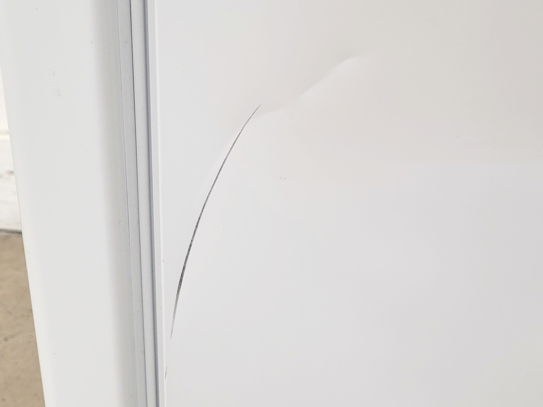 Image of Russell Hobbs RHUCFZ3W Freezer Lab