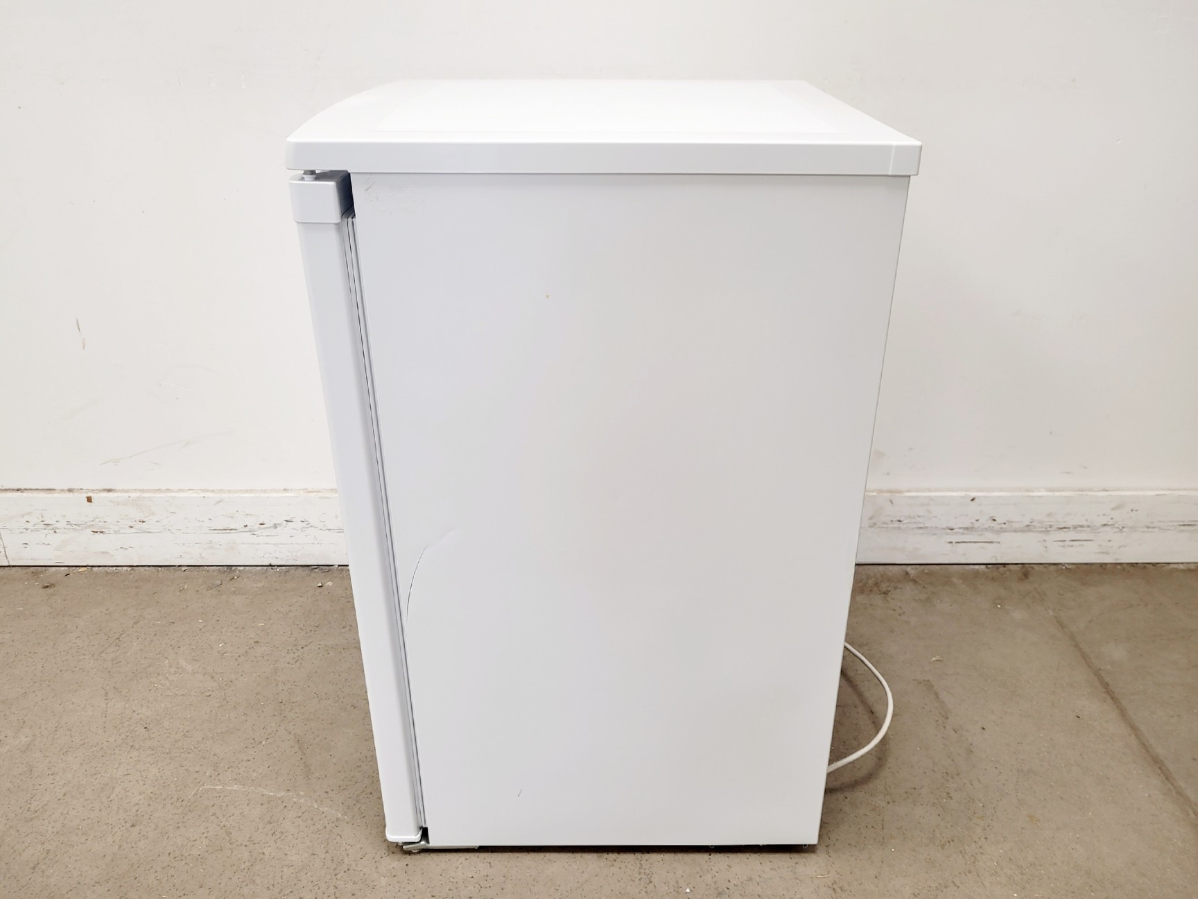 Image of Russell Hobbs RHUCFZ3W Freezer Lab