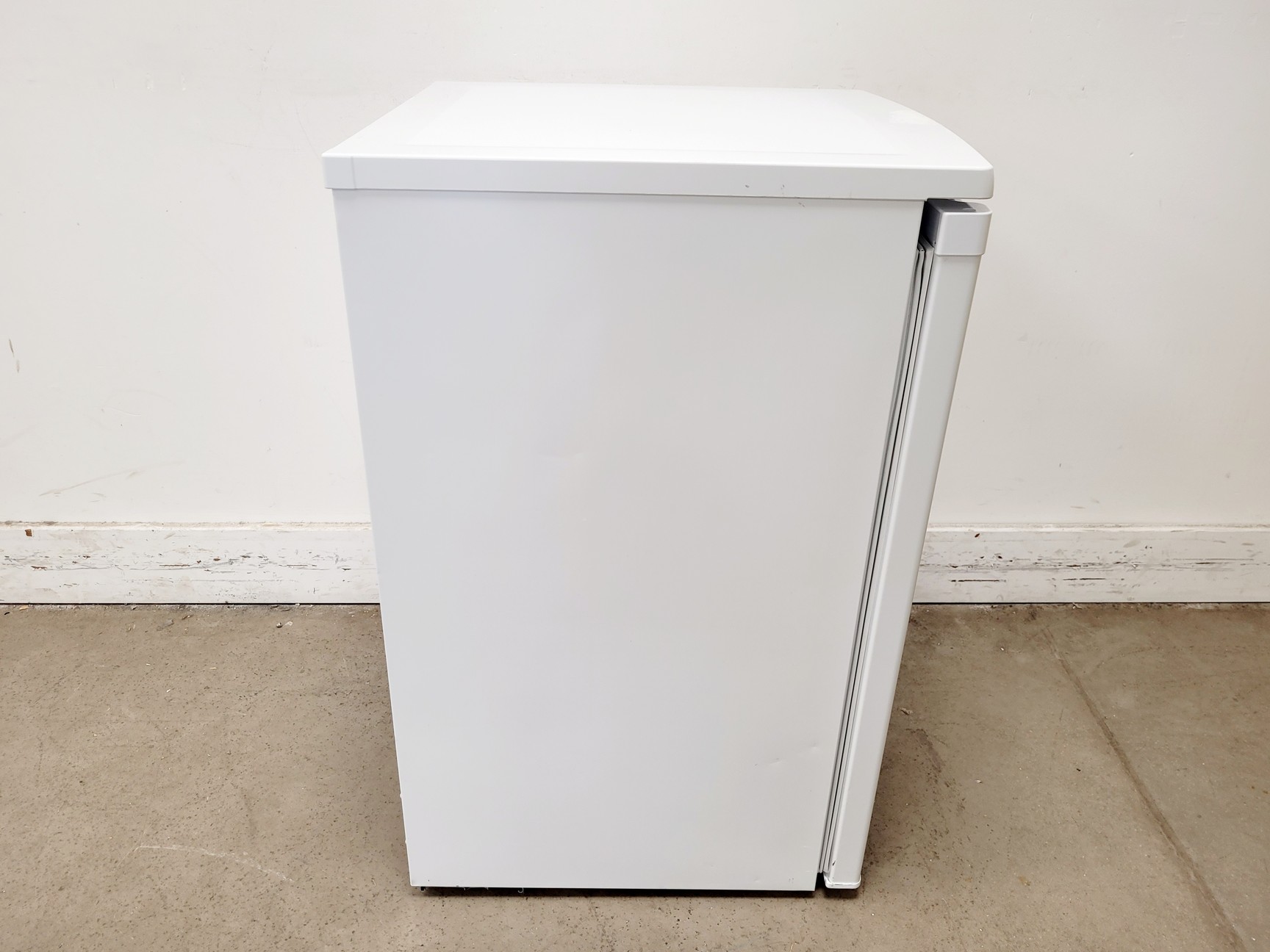 Image of Russell Hobbs RHUCFZ3W Freezer Lab