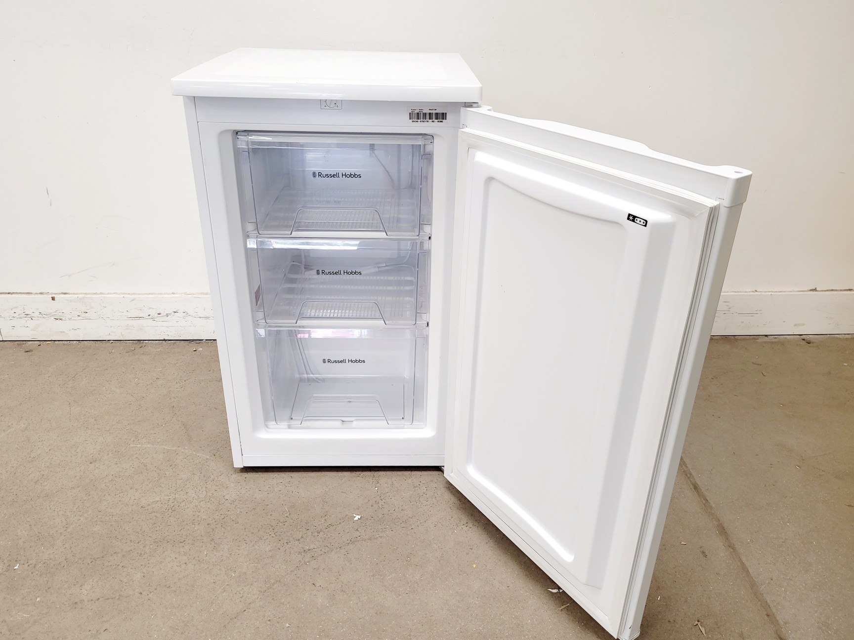 Image of Russell Hobbs RHUCFZ3W Freezer Lab
