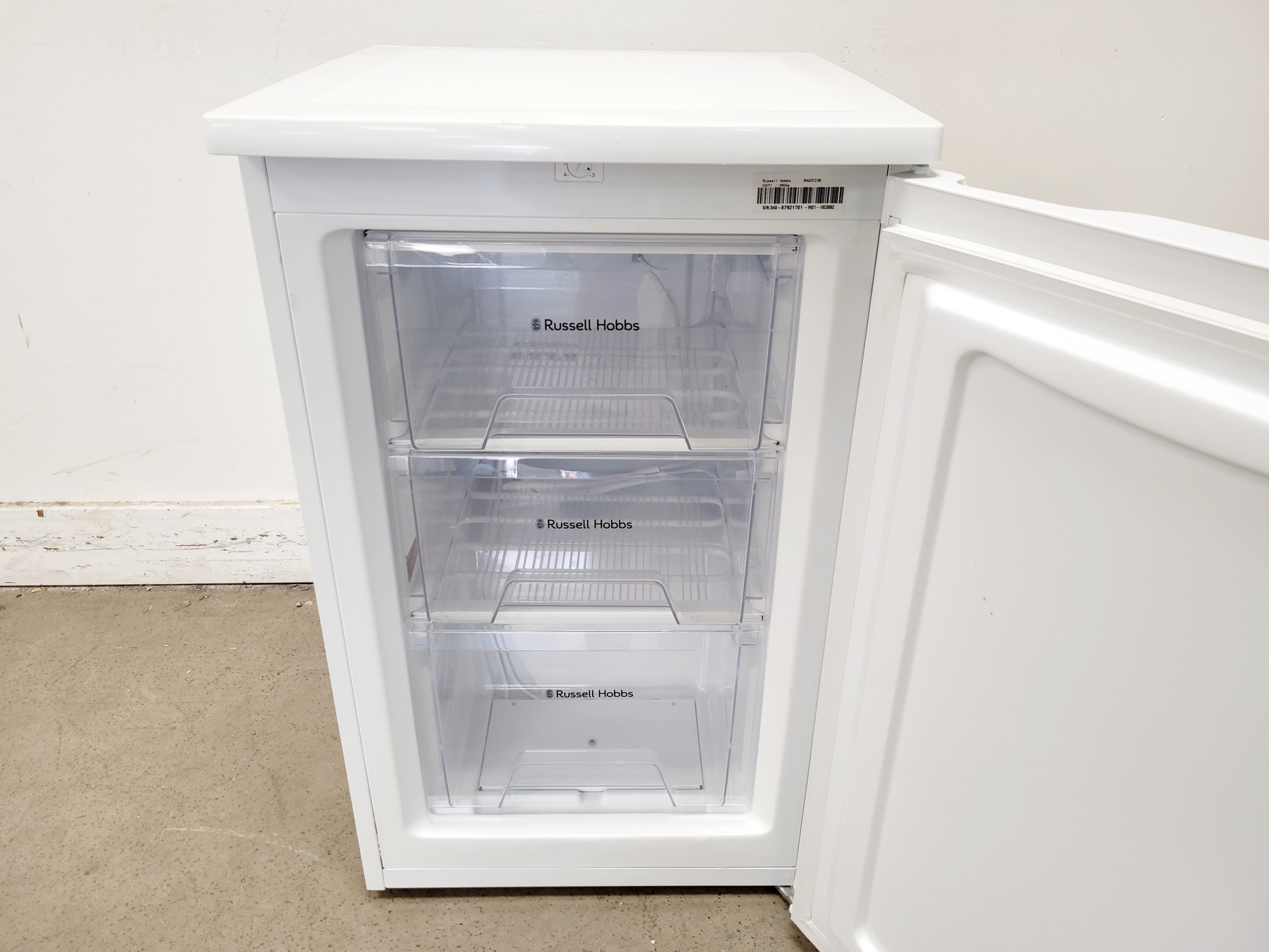 Image of Russell Hobbs RHUCFZ3W Freezer Lab