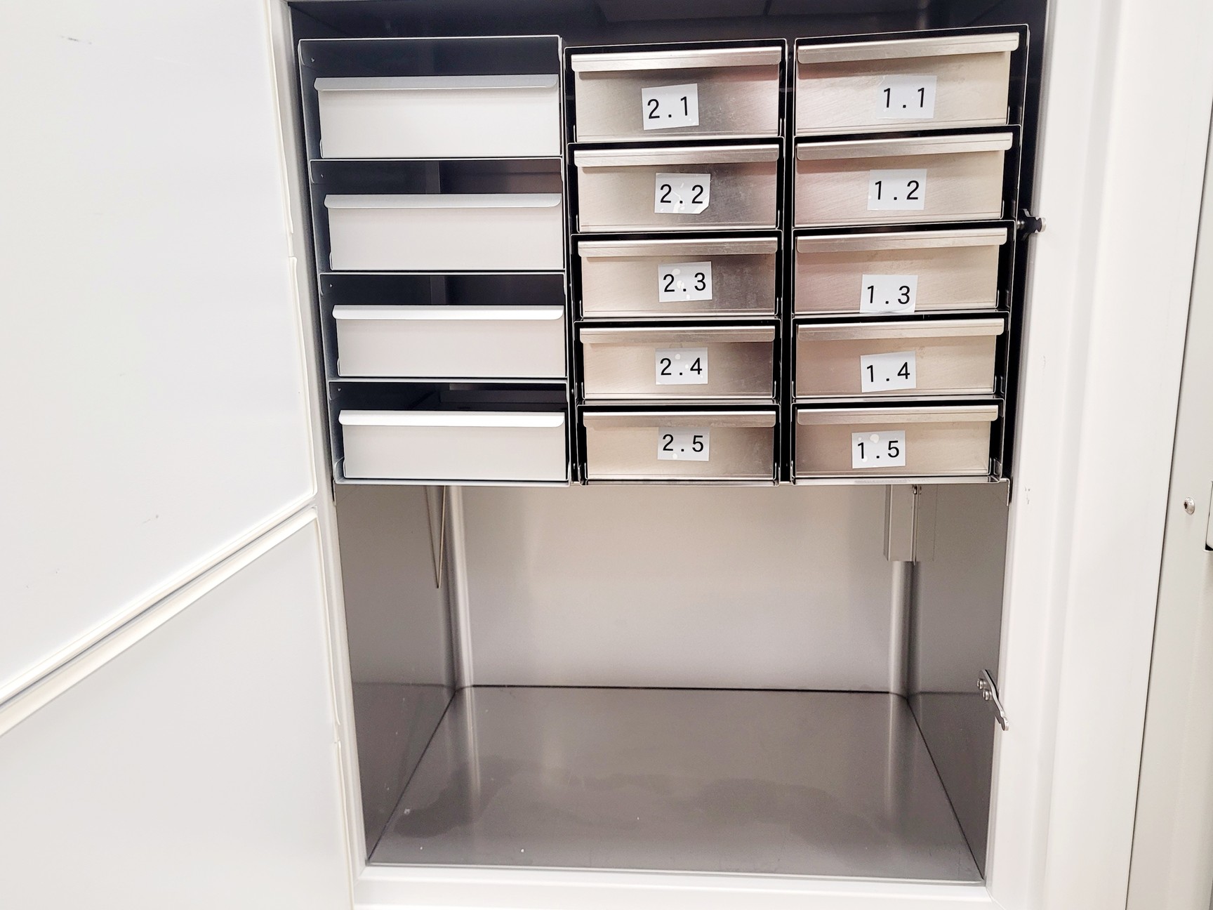Image of Eppendorf CryoCube F101h-86 Ultra-Low Temperature Freezer Lab