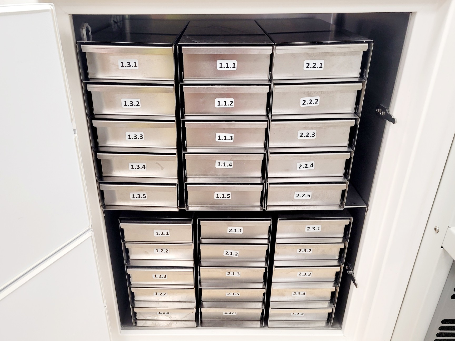 Image of Eppendorf CryoCube F101h-86 Ultra-Low Temperature Freezer Lab