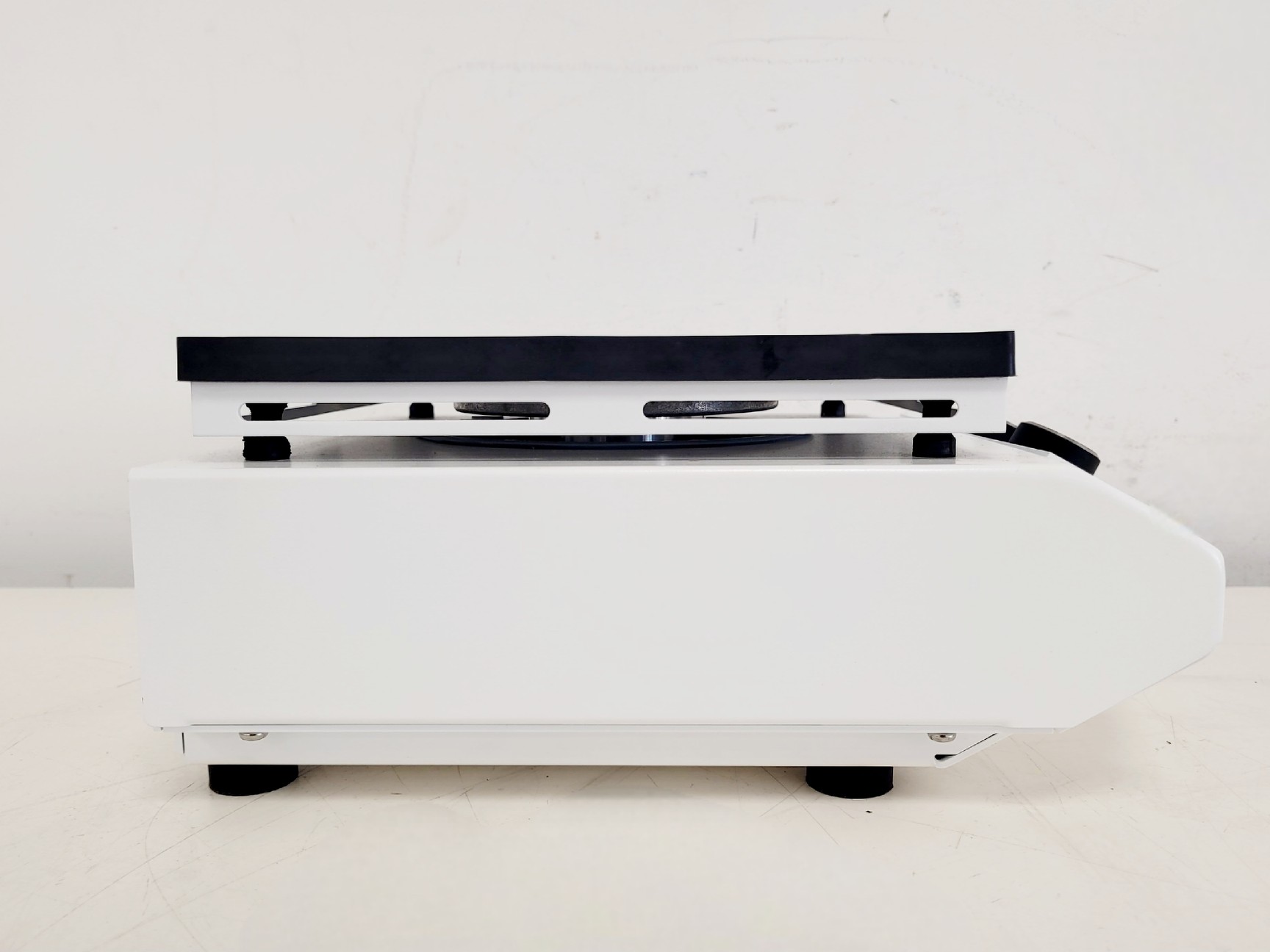 Image of Heidolph Titramax 100 Benchtop Microplate Shaker (2022) Lab