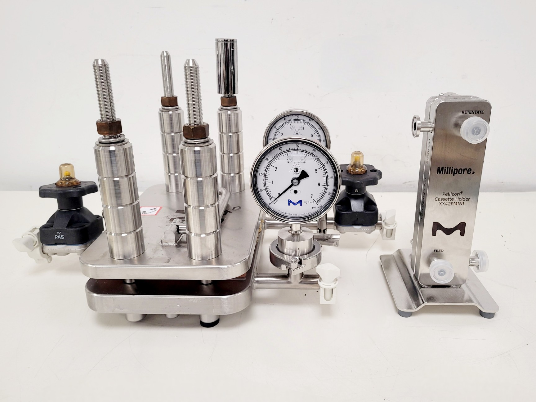 Image of Millipore Pellicon 2 P2B3-00C-05 Cassette Filter & XX42PMINI Holder