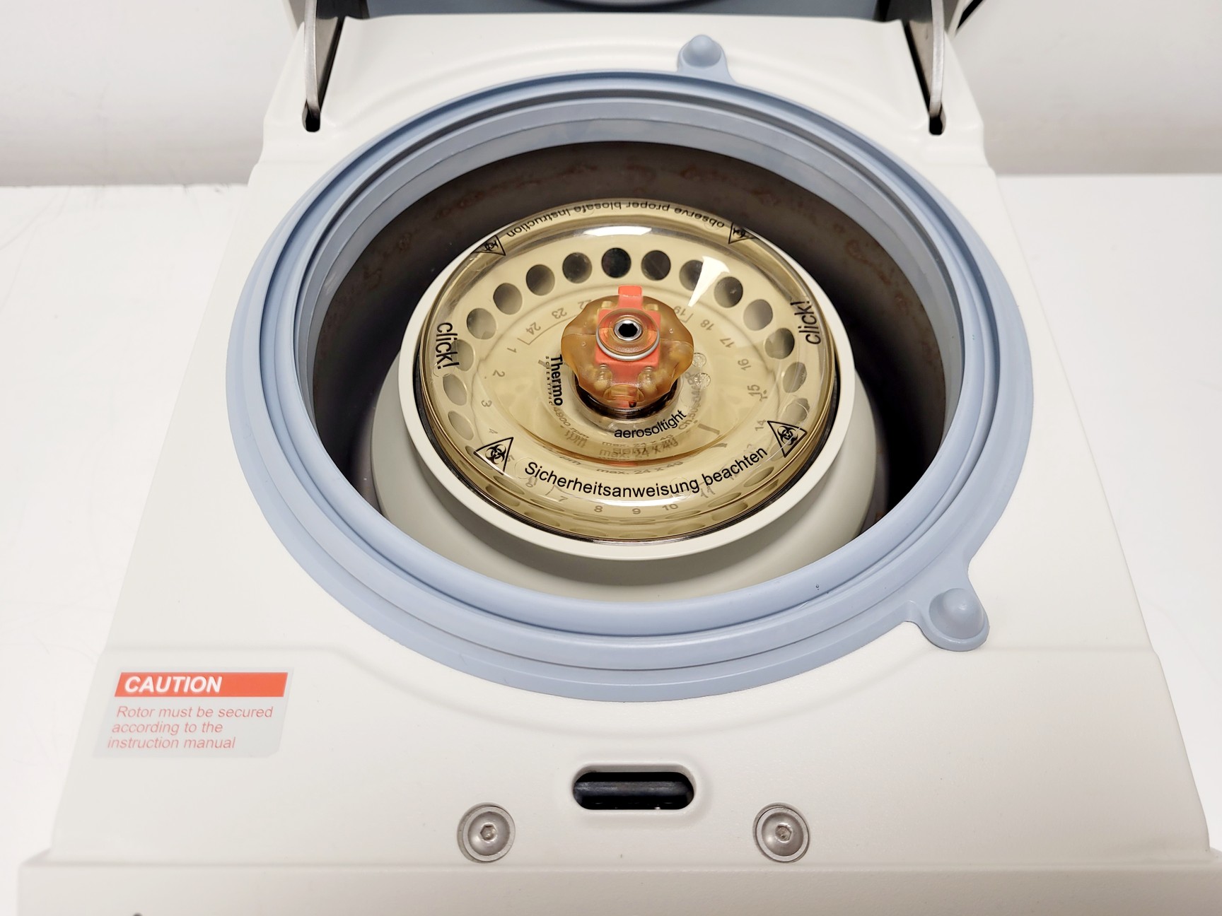 Image of VWR Micro Star 17R Centrifuge w/ ThermoFisher Rotor 75003424/3410