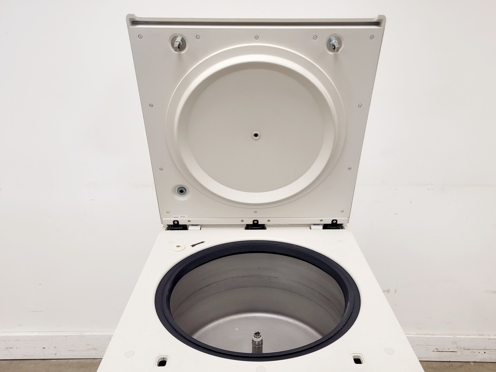 Image of Beckman Coulter Avanti J-E Centrifuge