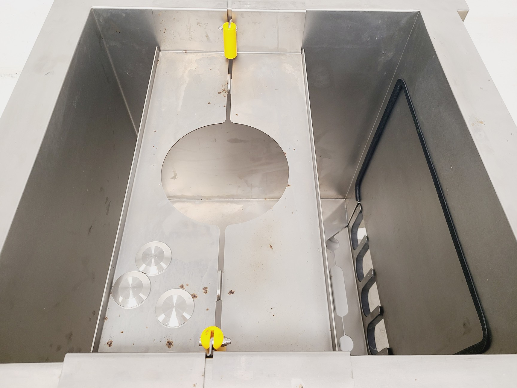 Image of Sartorius Stedim Biotech Pallet Tank for Mixing Base Module EU 200L w/ Combics 1