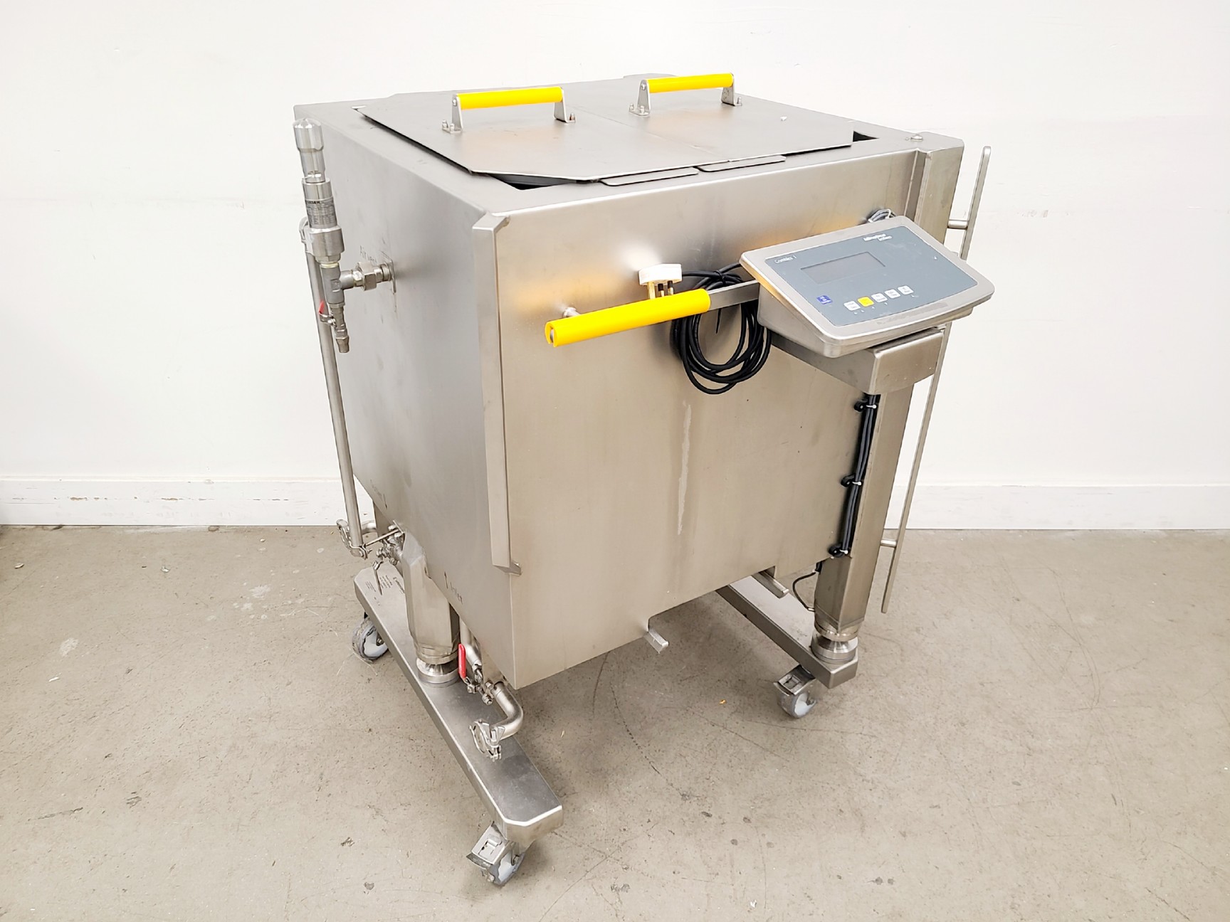Image of Sartorius Stedim Biotech Pallet Tank for Mixing Base Module EU 200L w/ Combics 1