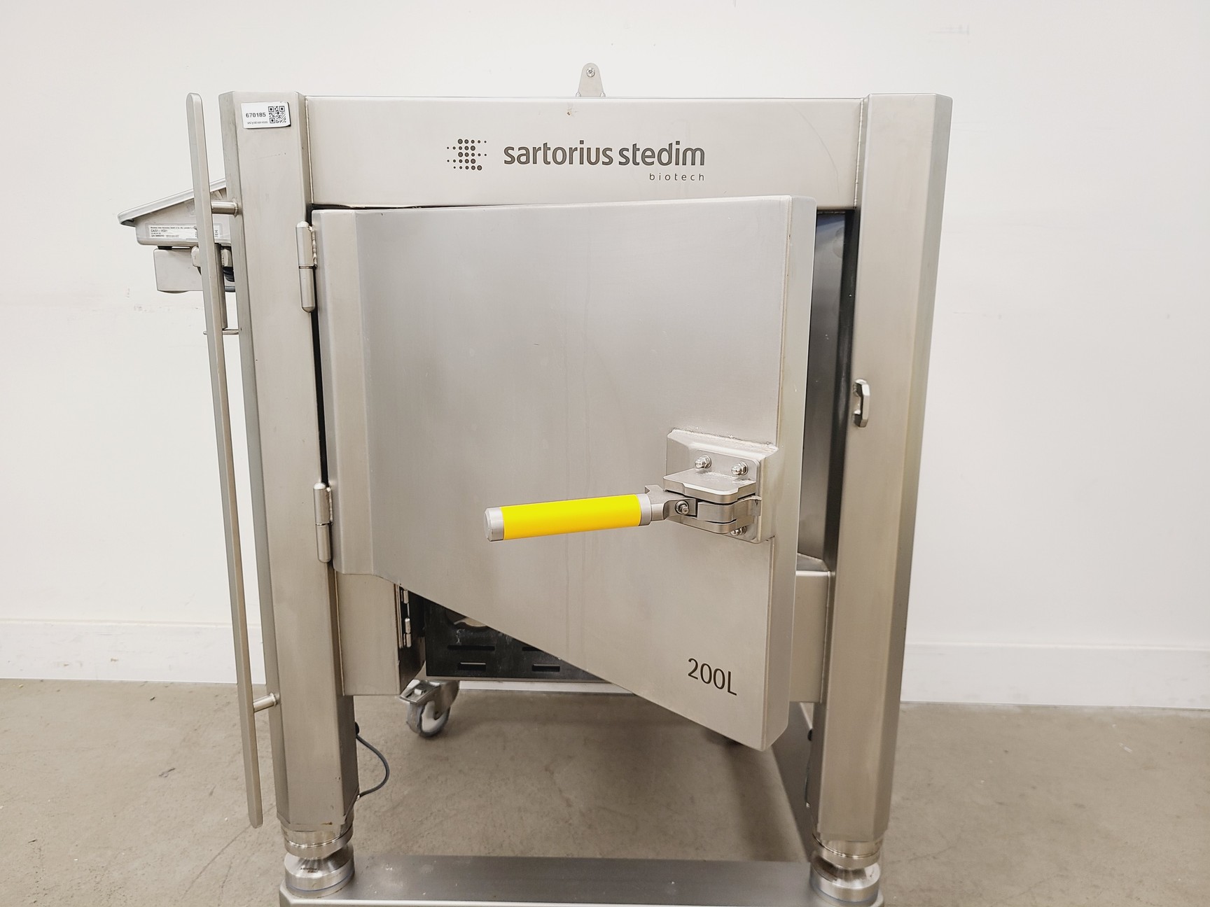 Image of Sartorius Stedim Biotech Pallet Tank for Mixing Base Module EU 200L w/ Combics 1
