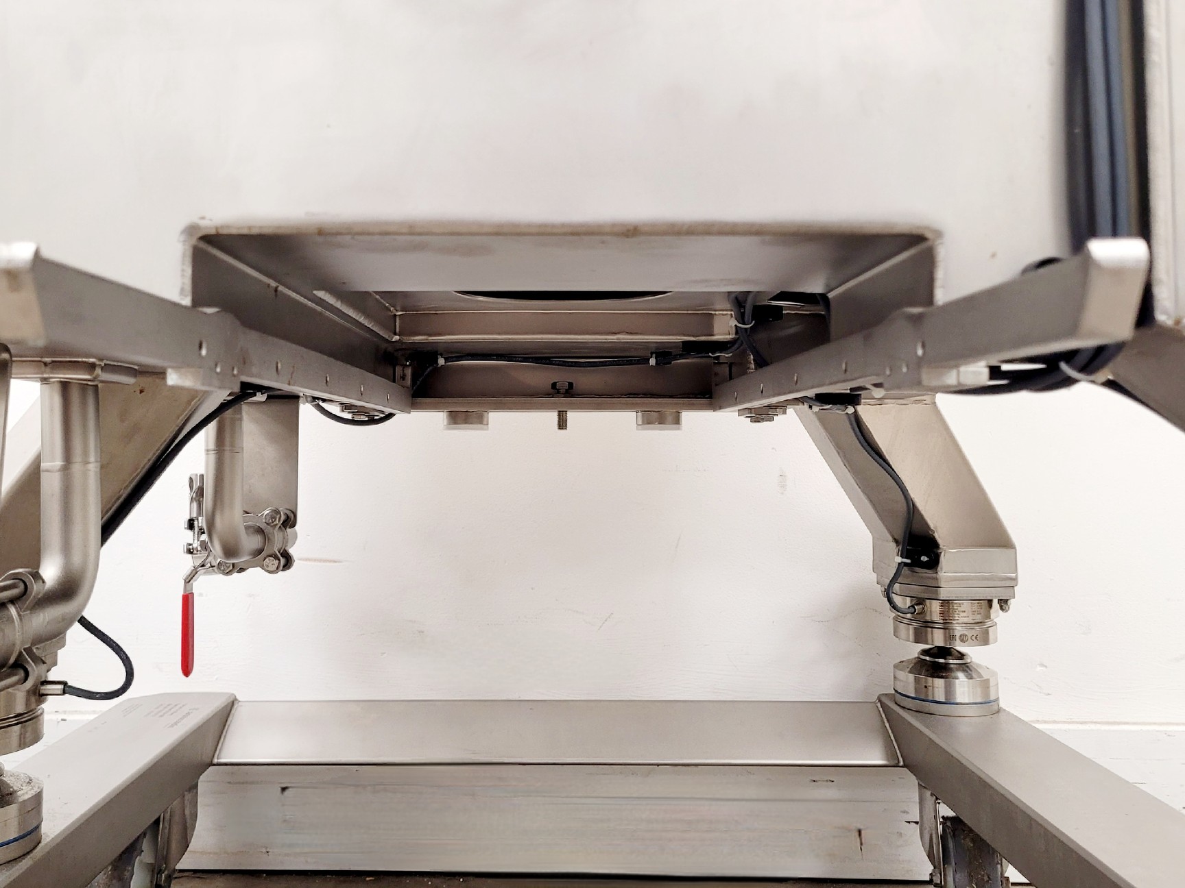 Image of Sartorius Stedim 100L Pallet Tank, Base Frame and Pro Mixer Drive Unit (2020)