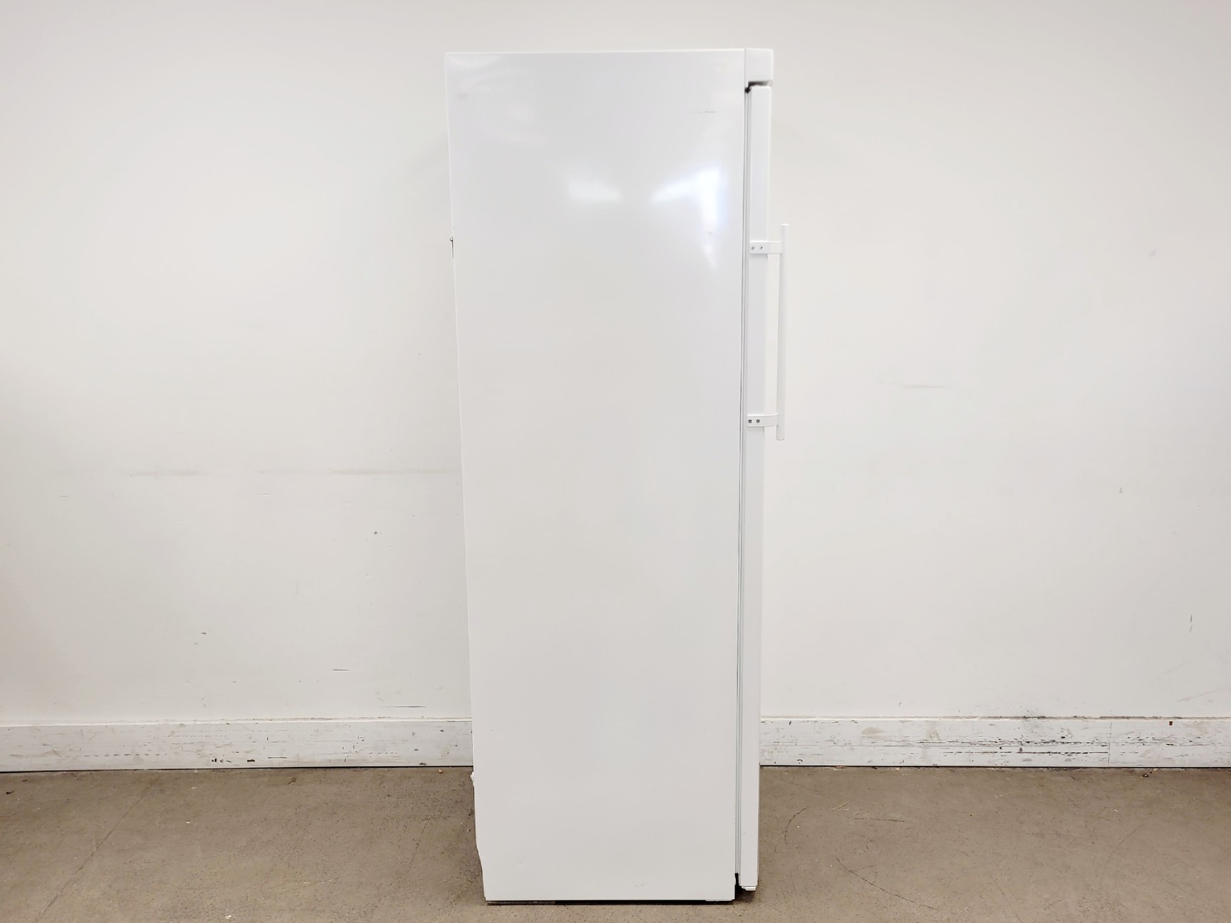 Image of Liebherr ProfiLine Model GKv 4310 Index 21H/147 Lab Fridge