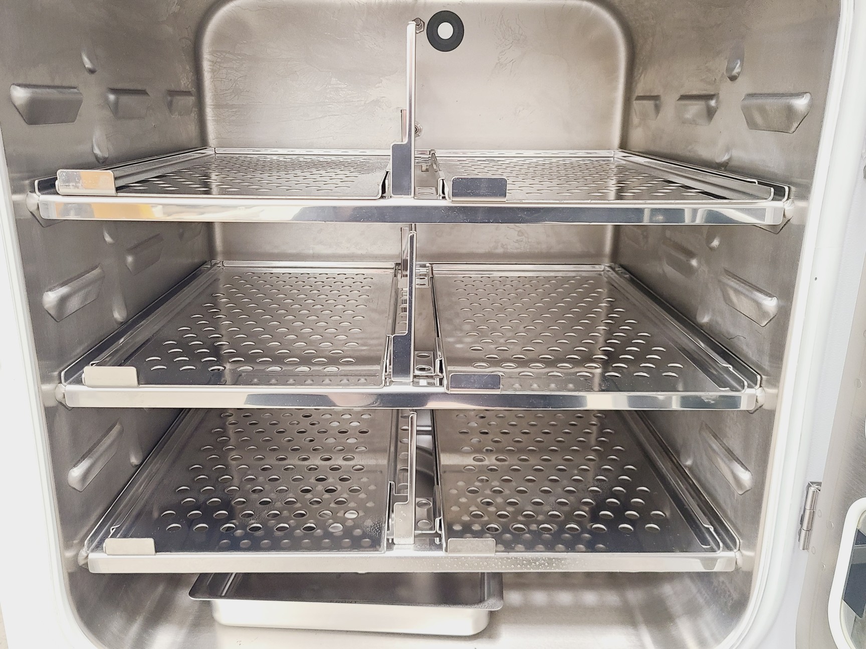 Image of Binder CB 170 Incubator Double Stack CO2 Lab