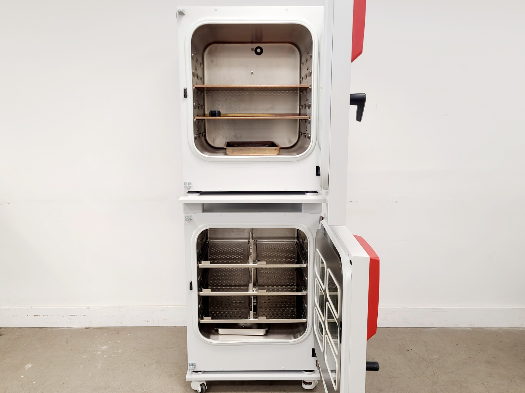 Image of Binder CB 170 Incubator Double Stack CO2 Lab