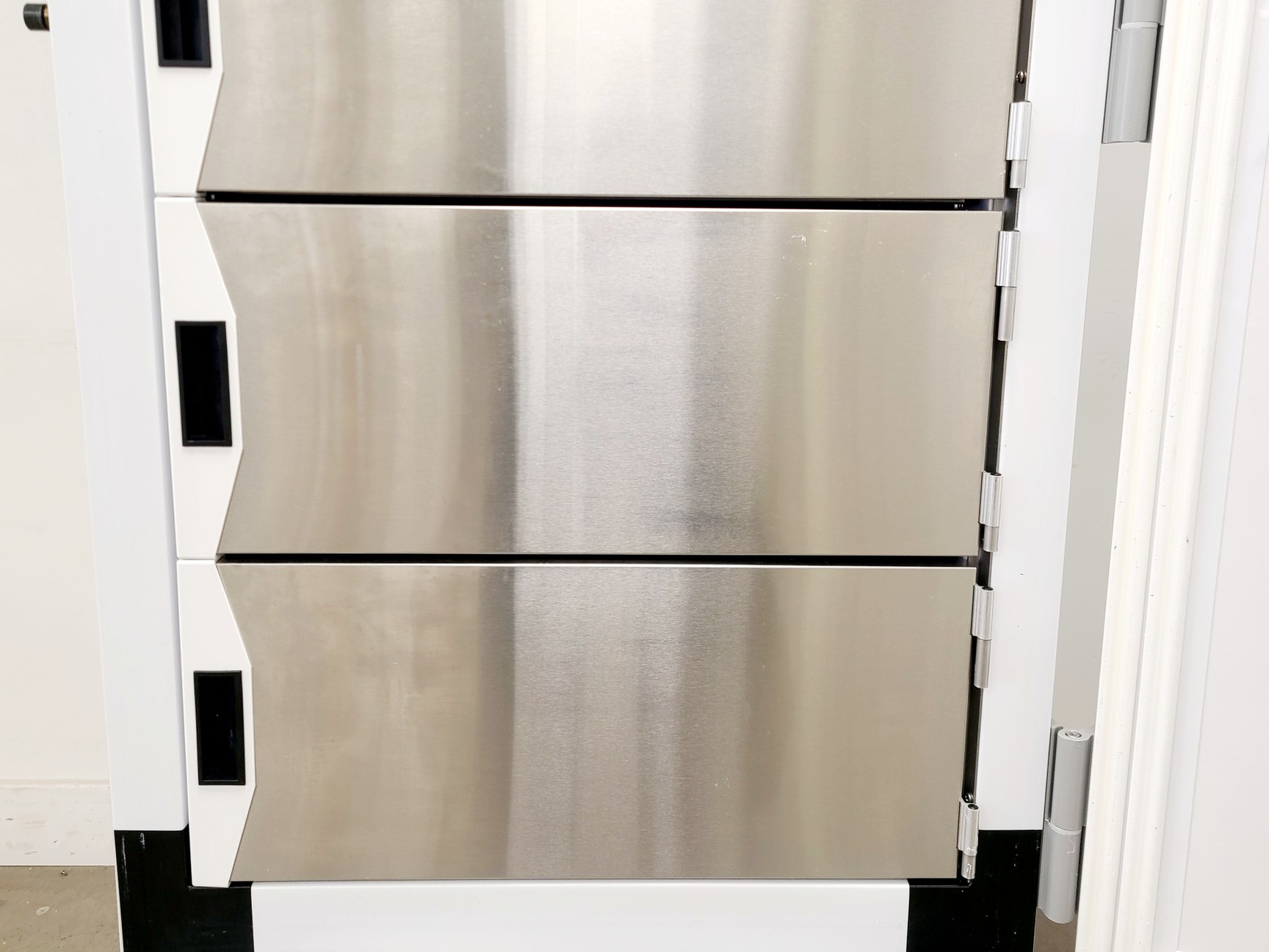 Image of Thermo Scientific HeraFreeze HDE Series Ultra-Low Temperature Freezer HDE40086FV