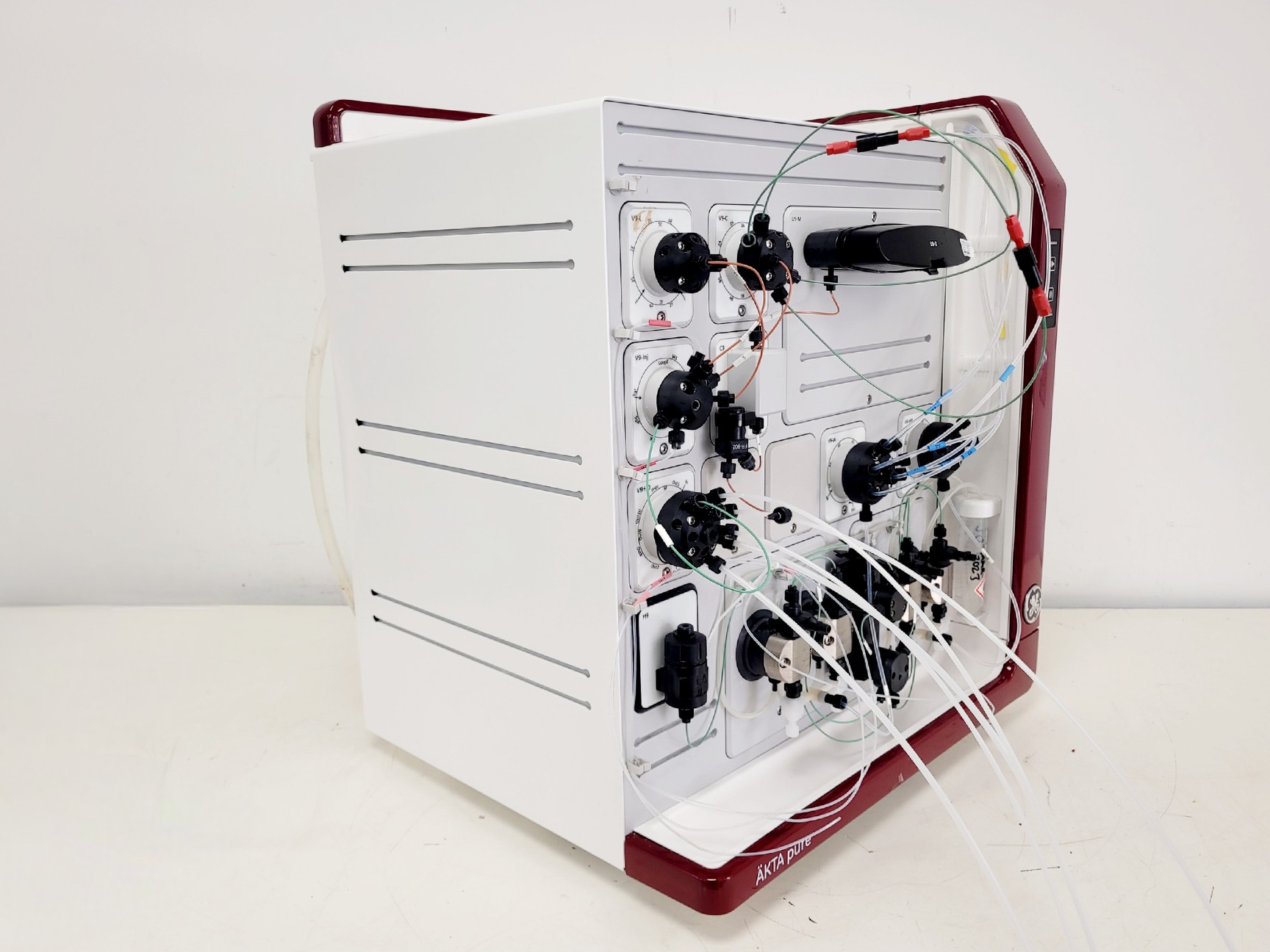 Image of ÄKTA Pure Fast Protein Liquid Chromatography System Lab