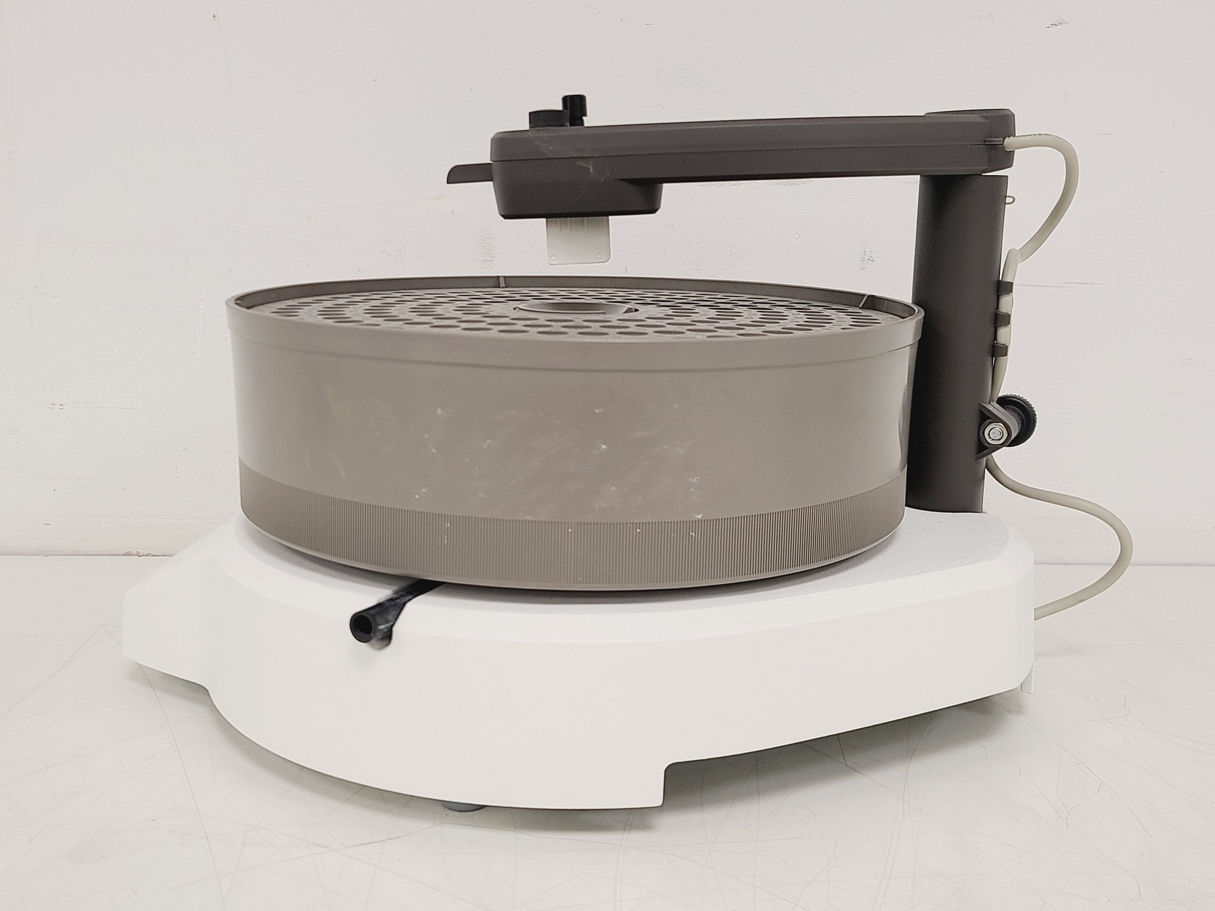 Image of GE ÄKTA Pure Fast Protein Liquid Chromatography System FPLC w/ F9-R Lab
