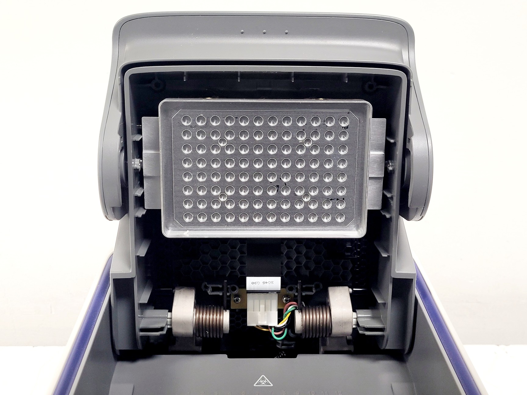 Image of Applied Biosystems VeritiPro 96-Well Thermal Cycler Model 7394