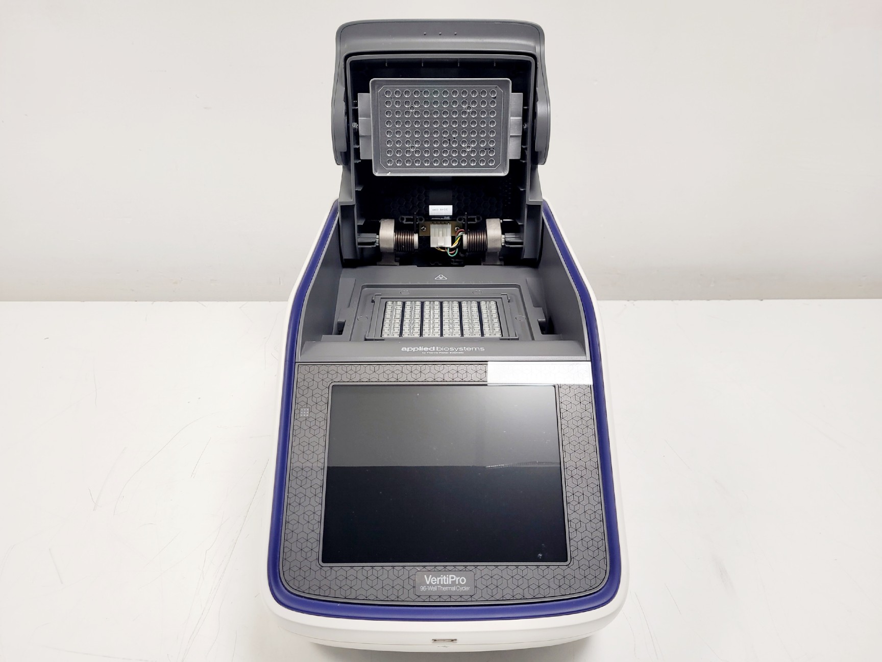 Image of Applied Biosystems VeritiPro 96-Well Thermal Cycler Model 7394