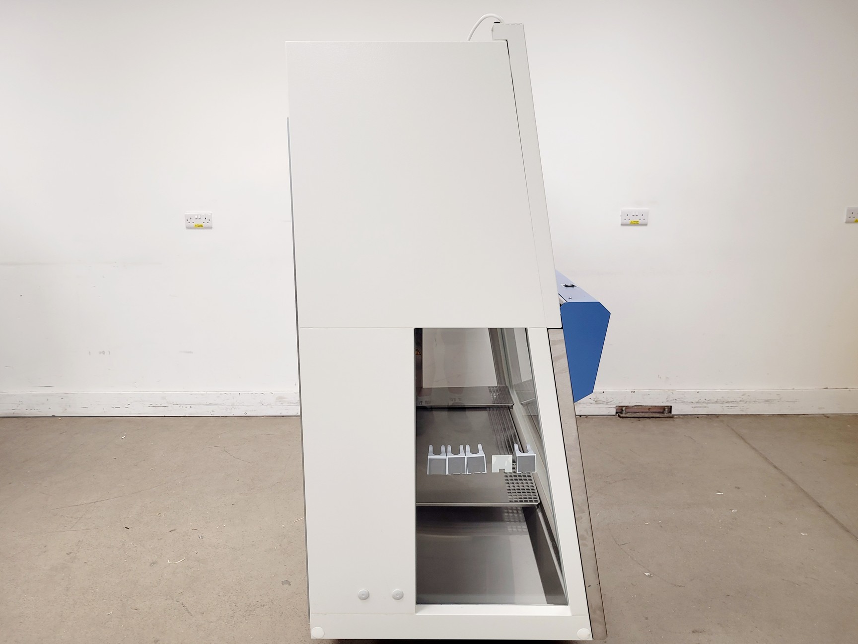 Image of Thermo Scientific Safe 2020 Model 1.8 Class 2 Biological Safety Cabinet w/ Stand