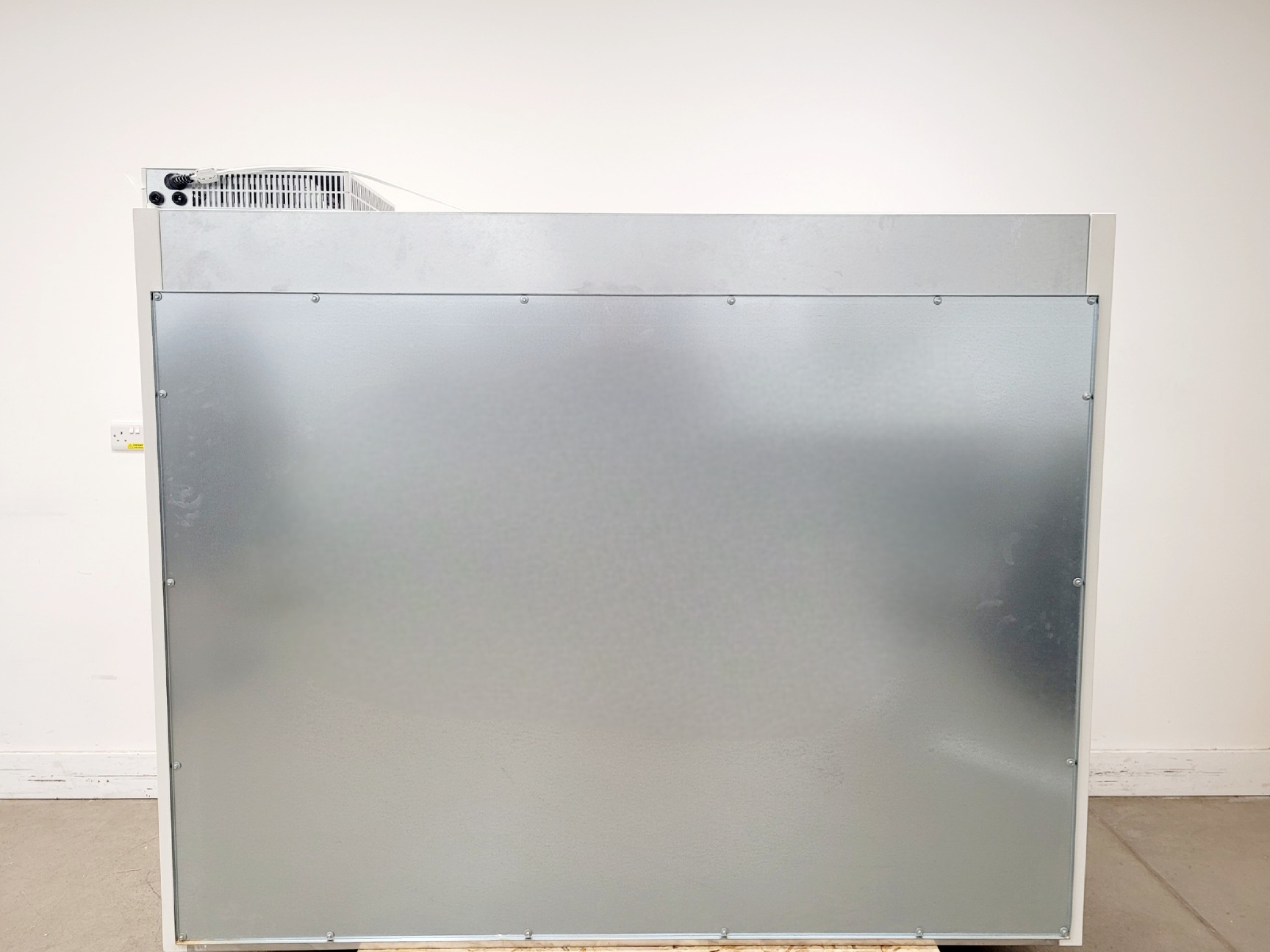 Image of Thermo Scientific Safe 2020 Model 1.8 Class 2 Biological Safety Cabinet w/ Stand