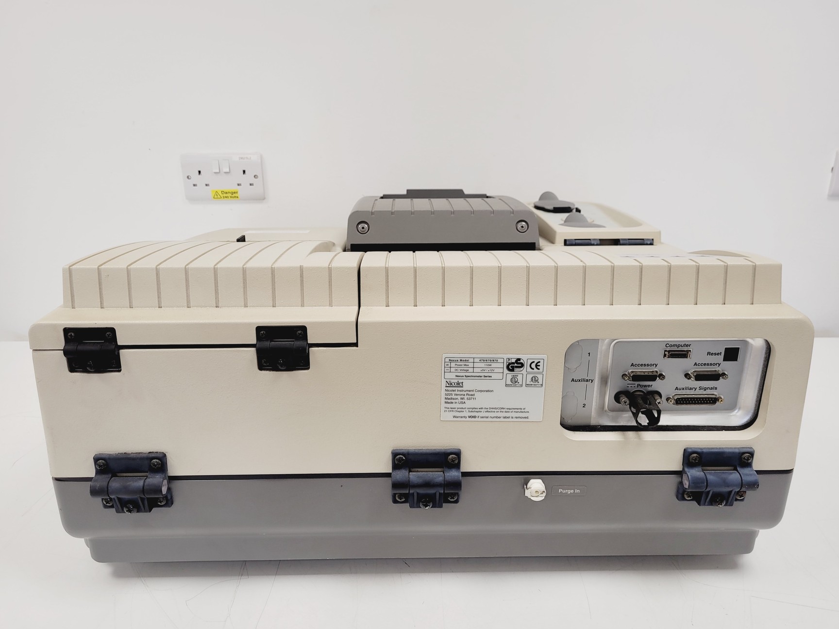 Image of Nicolet Nexus FT-IR Spectrometer w/ PC & Omnic Version 5.2a Software Lab
