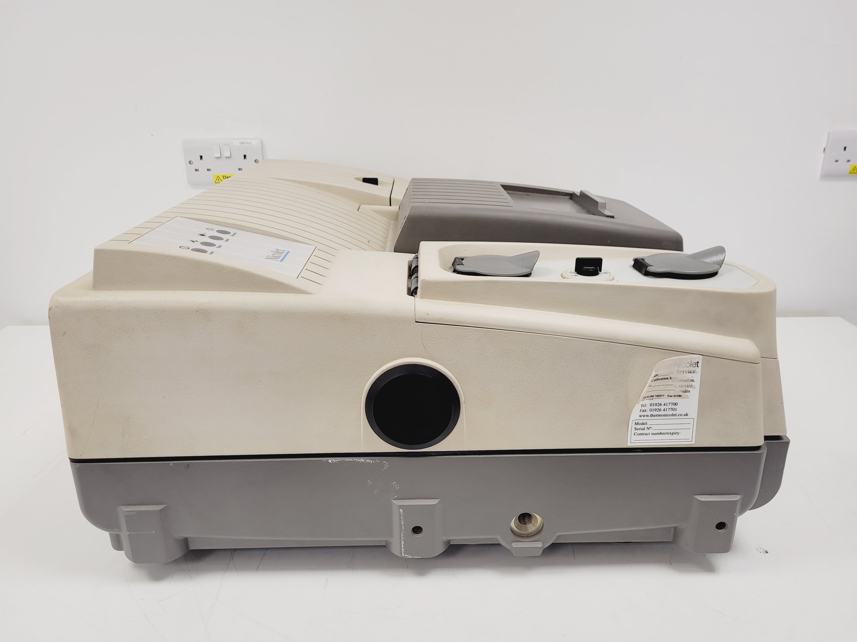 Image of Nicolet Nexus FT-IR Spectrometer w/ PC & Omnic Version 5.2a Software Lab