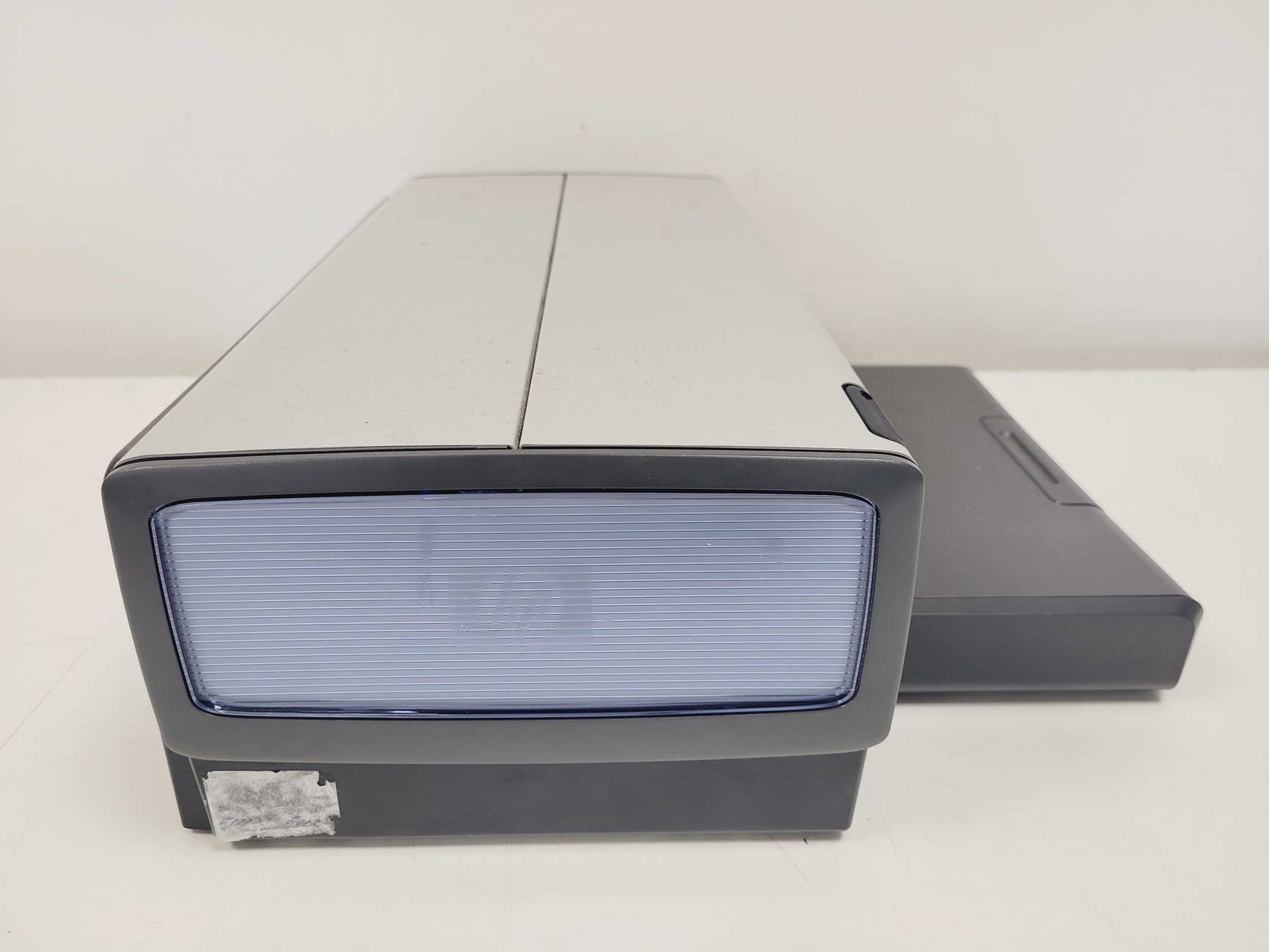 Image of Nicolet Nexus FT-IR Spectrometer w/ PC & Omnic Version 5.2a Software Lab
