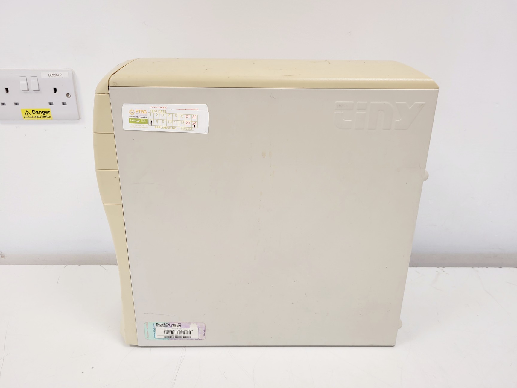 Image of Nicolet Nexus FT-IR Spectrometer w/ PC & Omnic Version 5.2a Software Lab