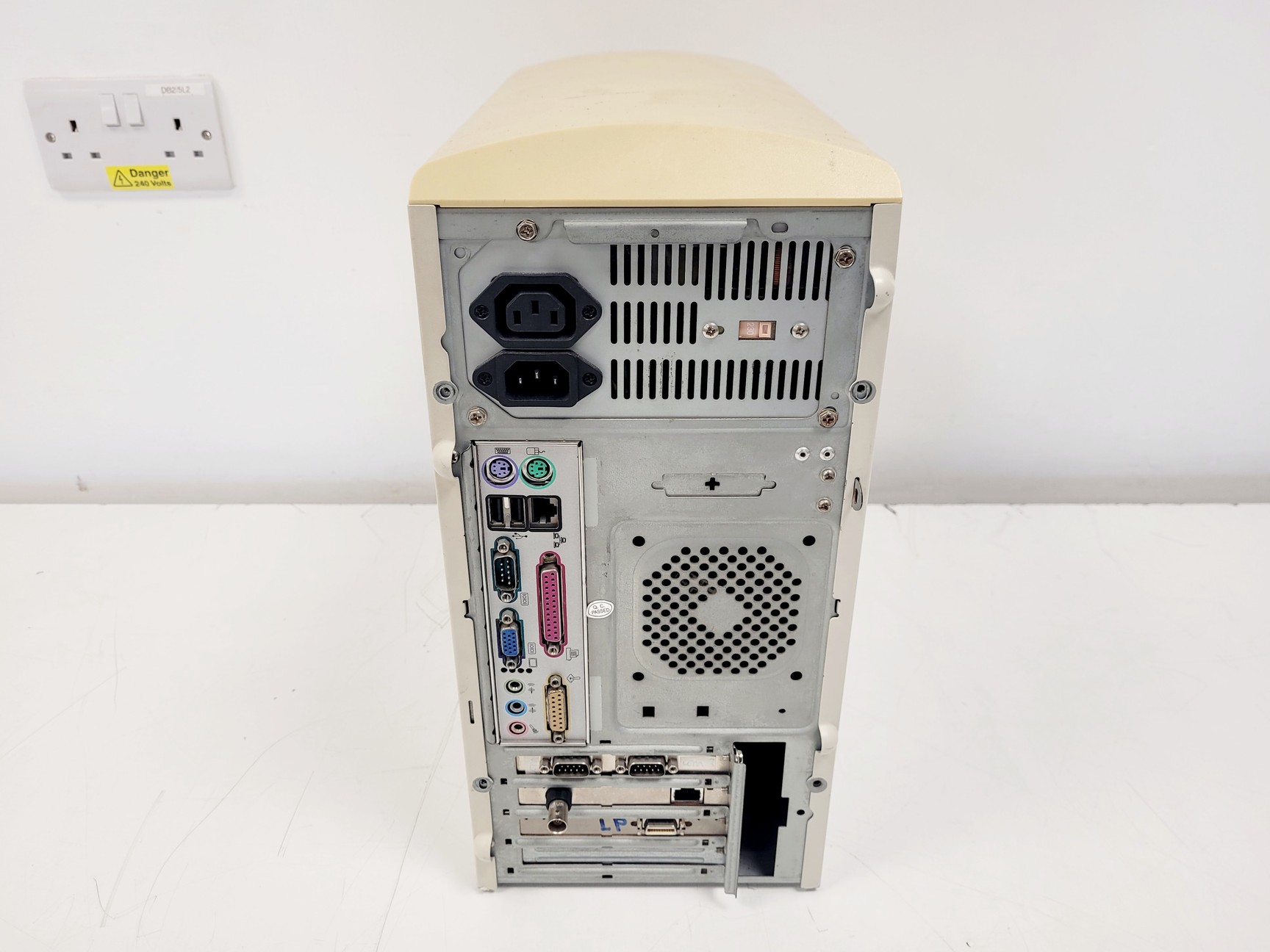 Image of Nicolet Nexus FT-IR Spectrometer w/ PC & Omnic Version 5.2a Software Lab