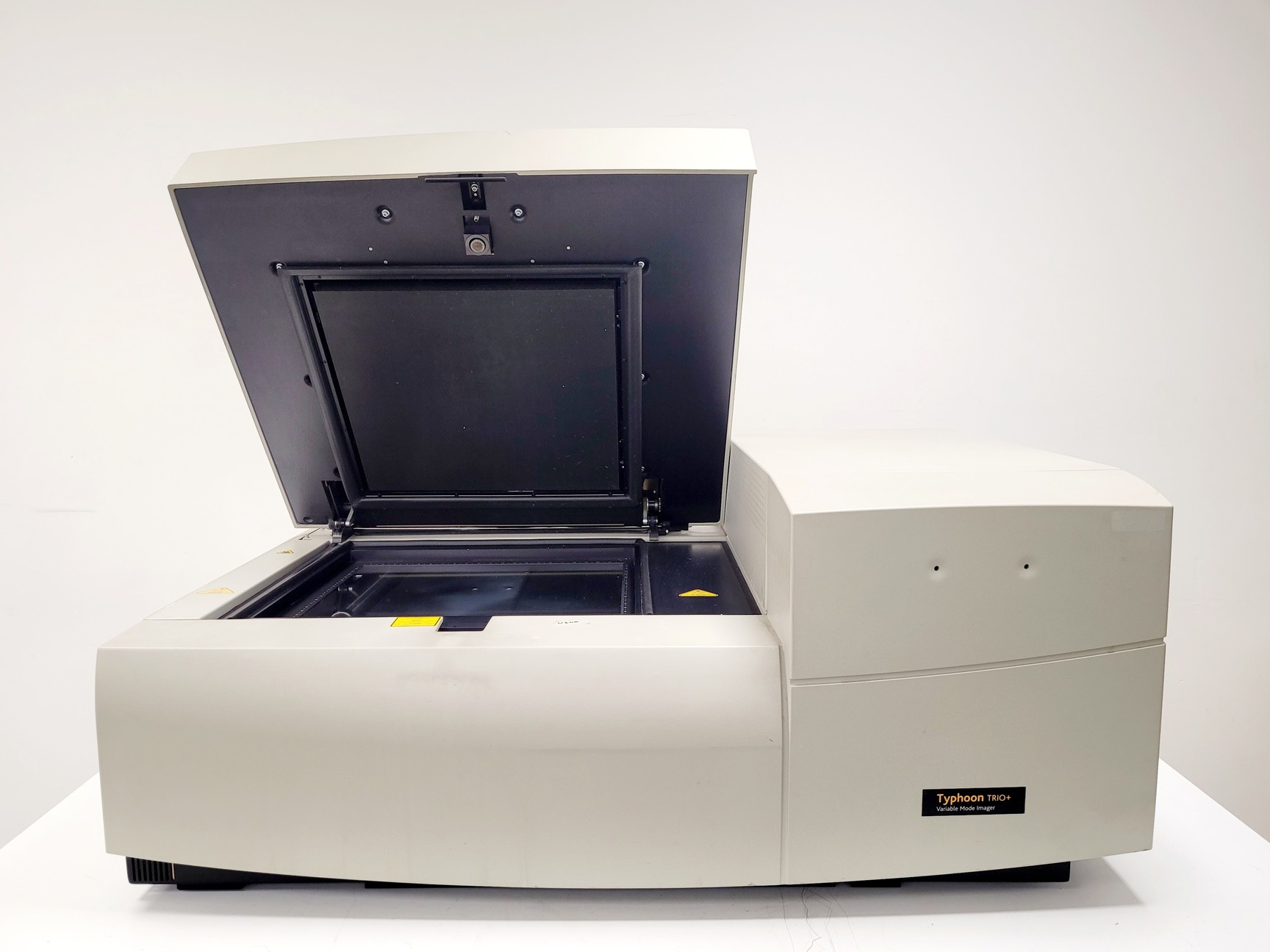 Image of Amersham Biosciences Typhoon Trio+ Variable Mode Imager w/ PC System