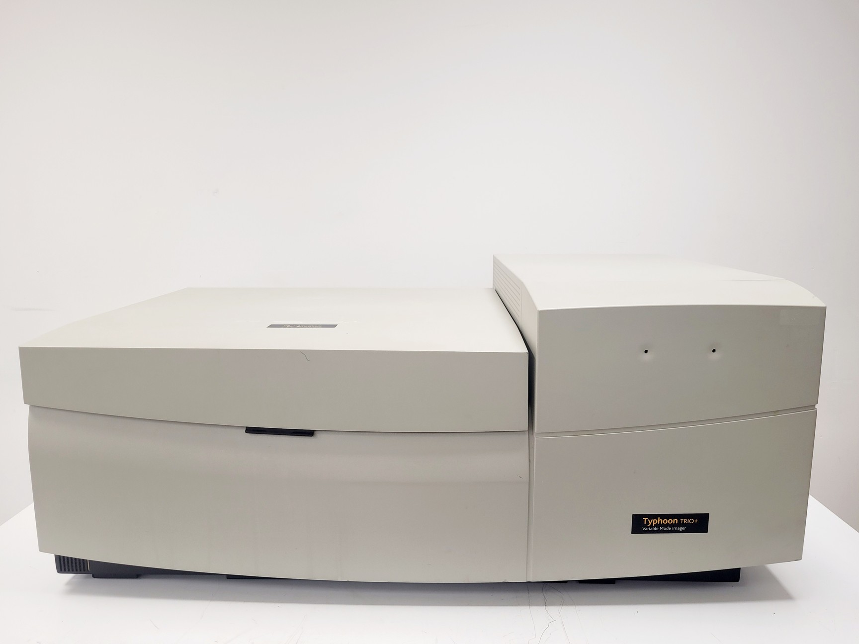 Image of Amersham Biosciences Typhoon Trio+ Variable Mode Imager w/ PC System
