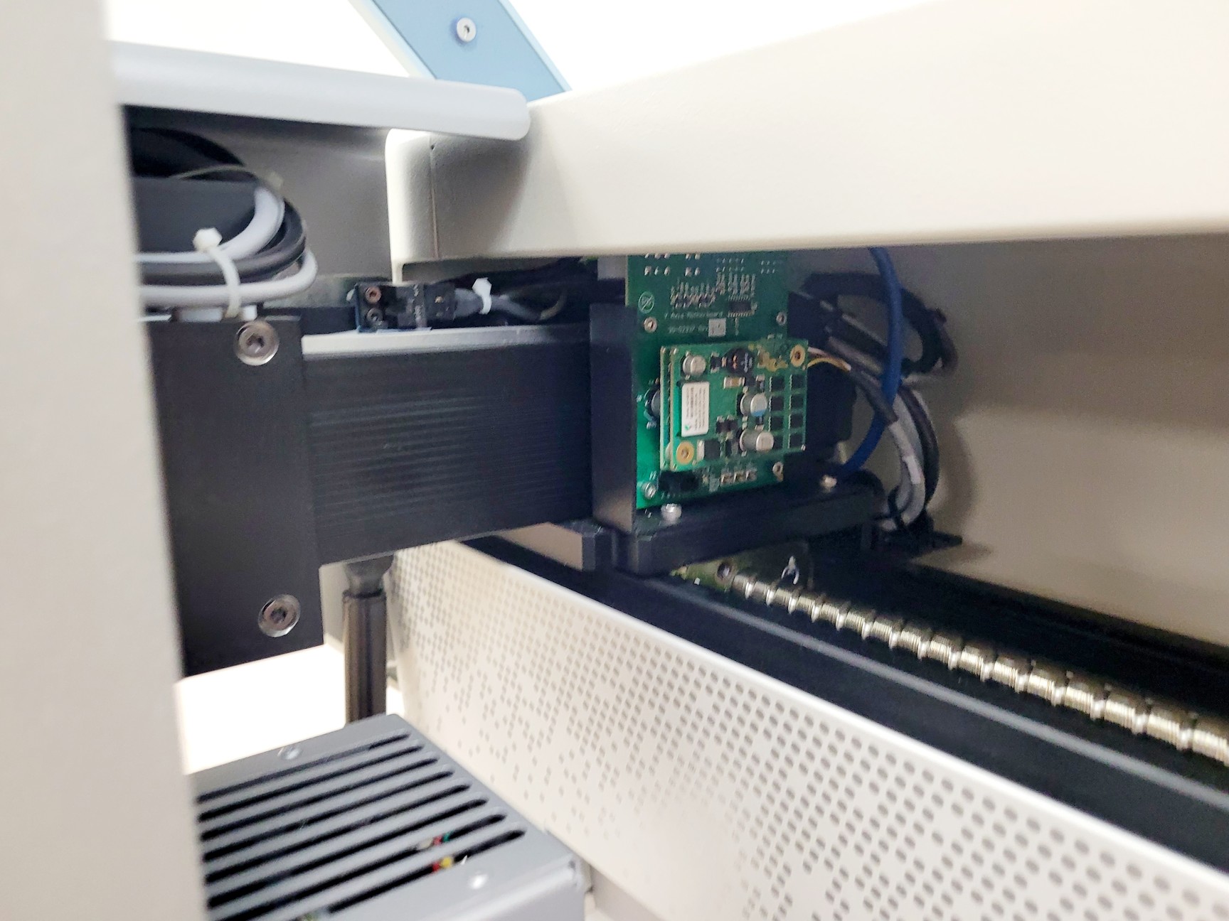 Image of RainDance Technologies ThunderStorm Sequencing System NGS Lab