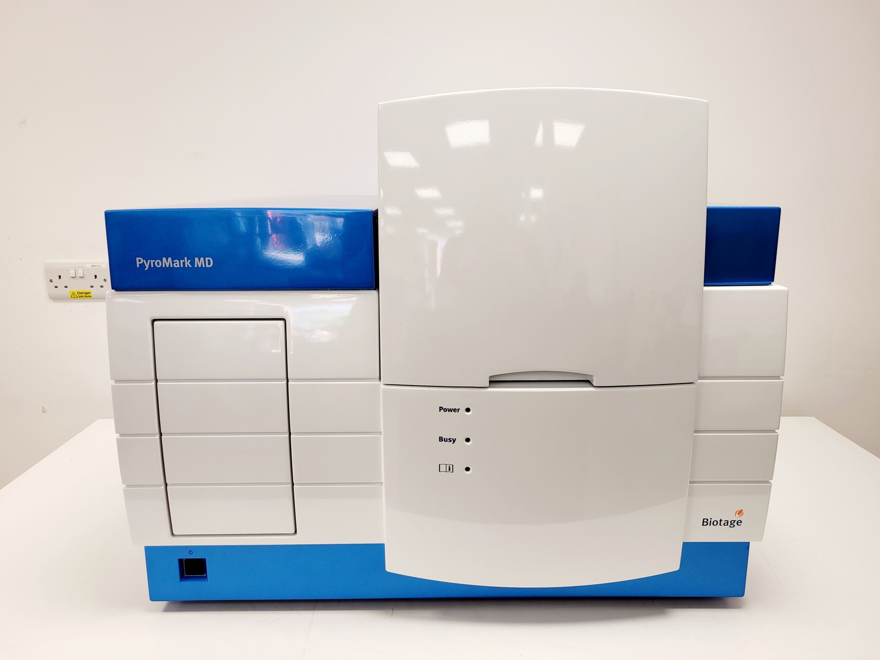 Image of Biotage PyroMark MD Instrument Pyrosequencing System w/ Accessories