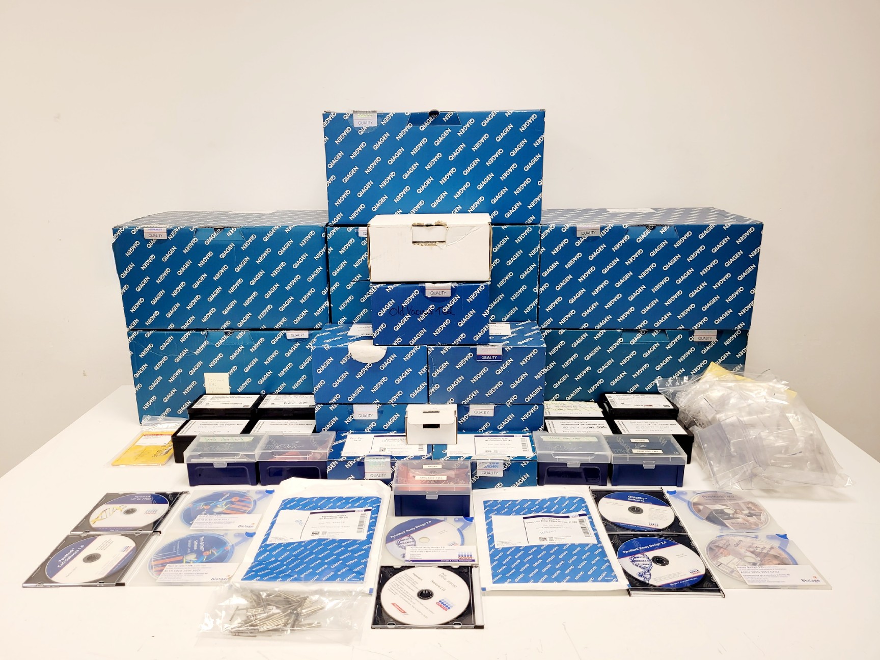 Image of Biotage PyroMark MD Instrument Pyrosequencing System w/ Accessories